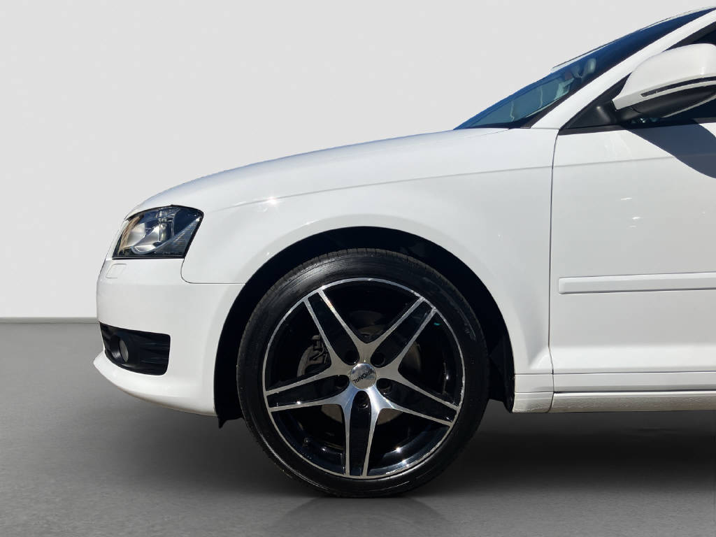 AUDI A3 Sportback 1.8 16V T FSI Snow quat.-image-8
