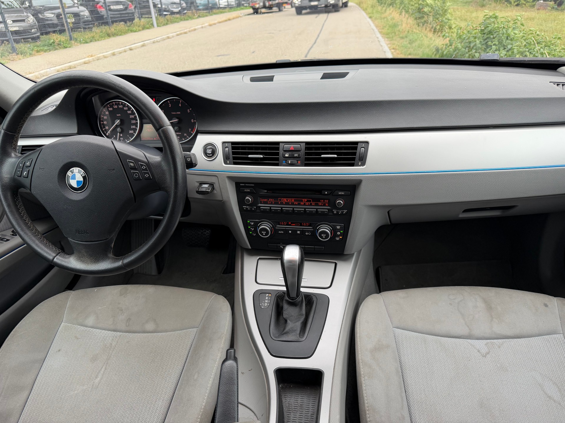 BMW 318i Steptronic-image-13