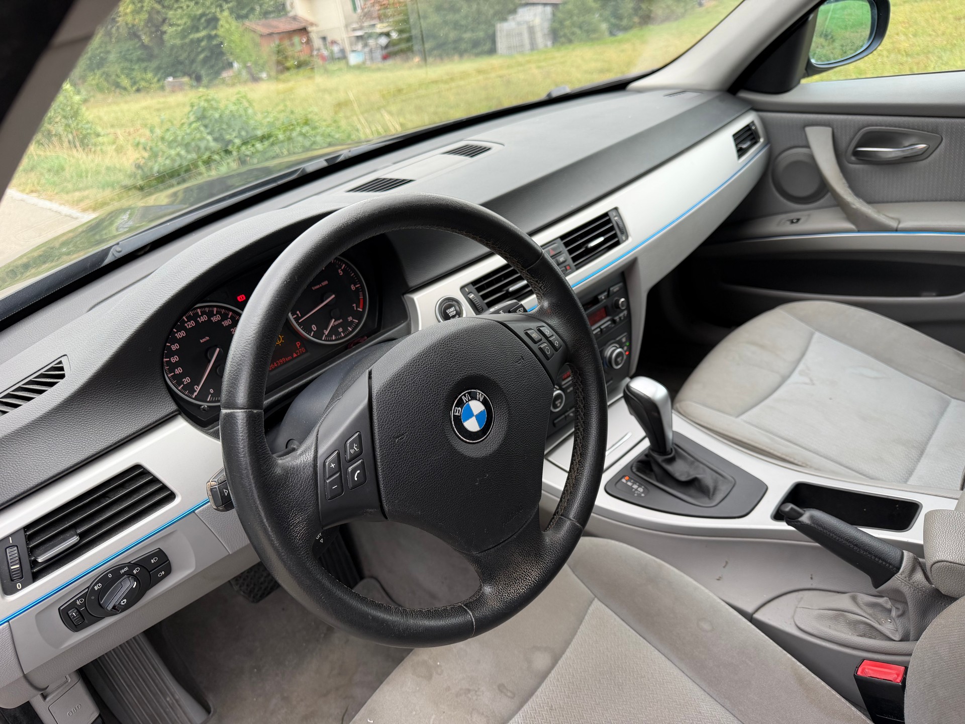 BMW 318i Steptronic-image-14