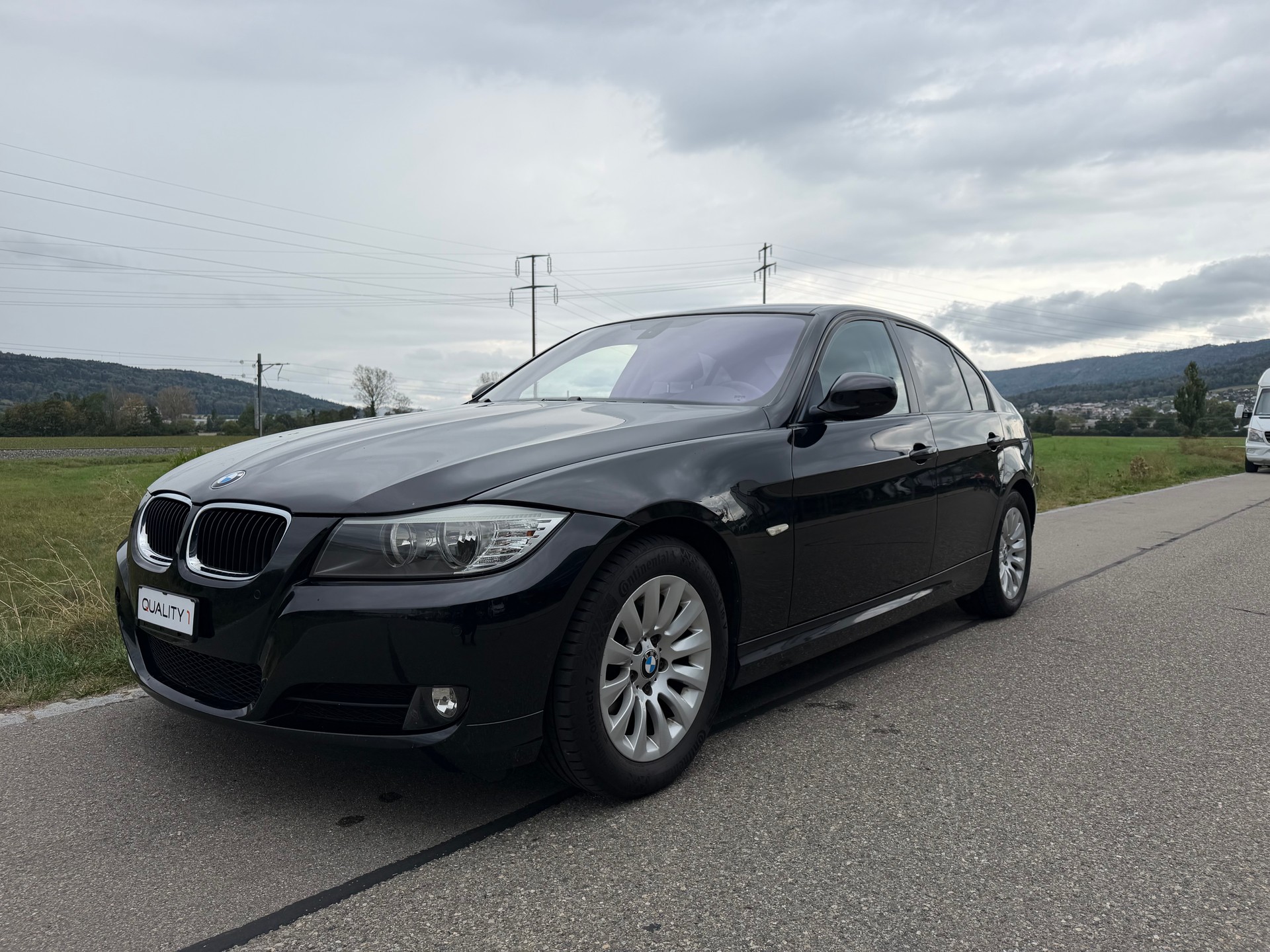 BMW 318i Steptronic-showroom-element-3