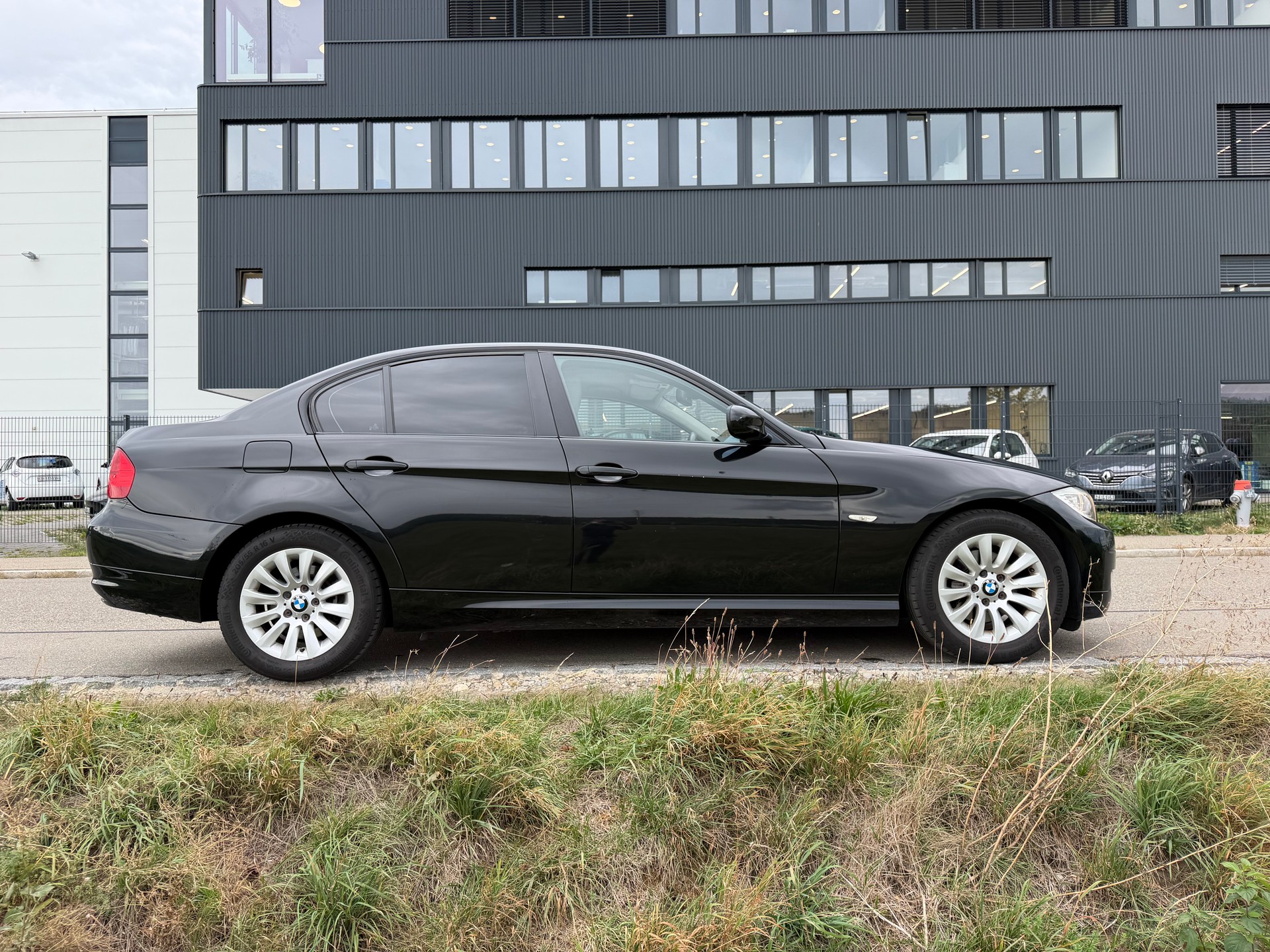 BMW 318i Steptronic-image-11