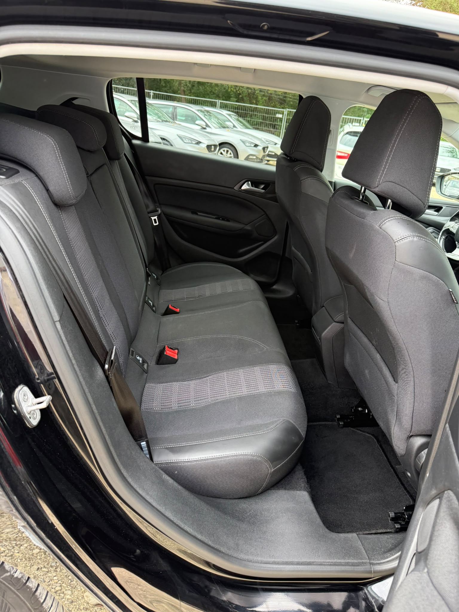 PEUGEOT 308 1.2 THP Style Automatic-image-9