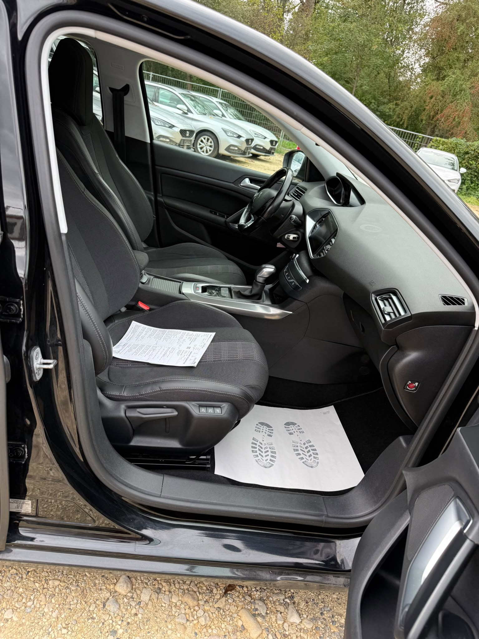PEUGEOT 308 1.2 THP Style Automatic-image-8