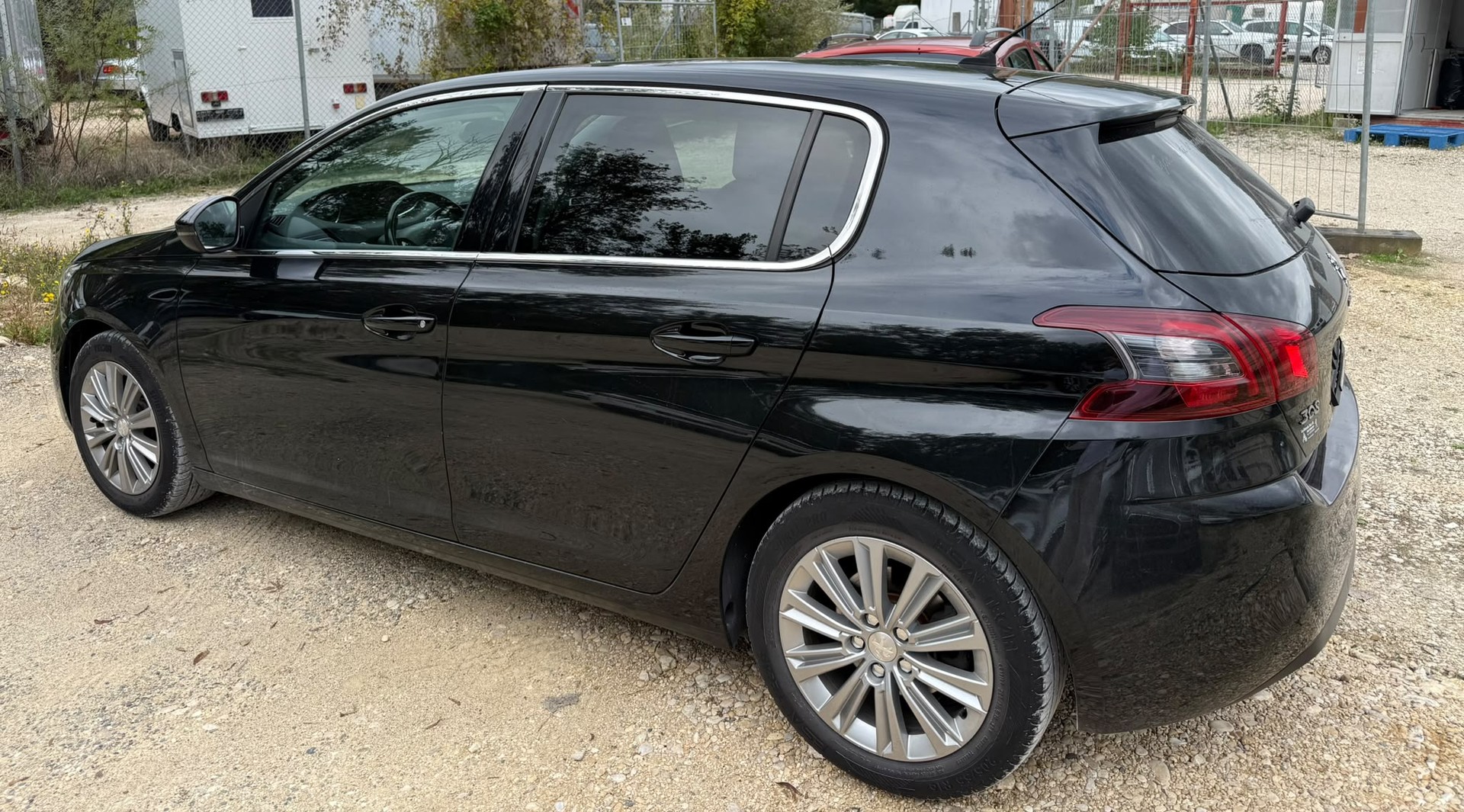 PEUGEOT 308 1.2 THP Style Automatic-image-4