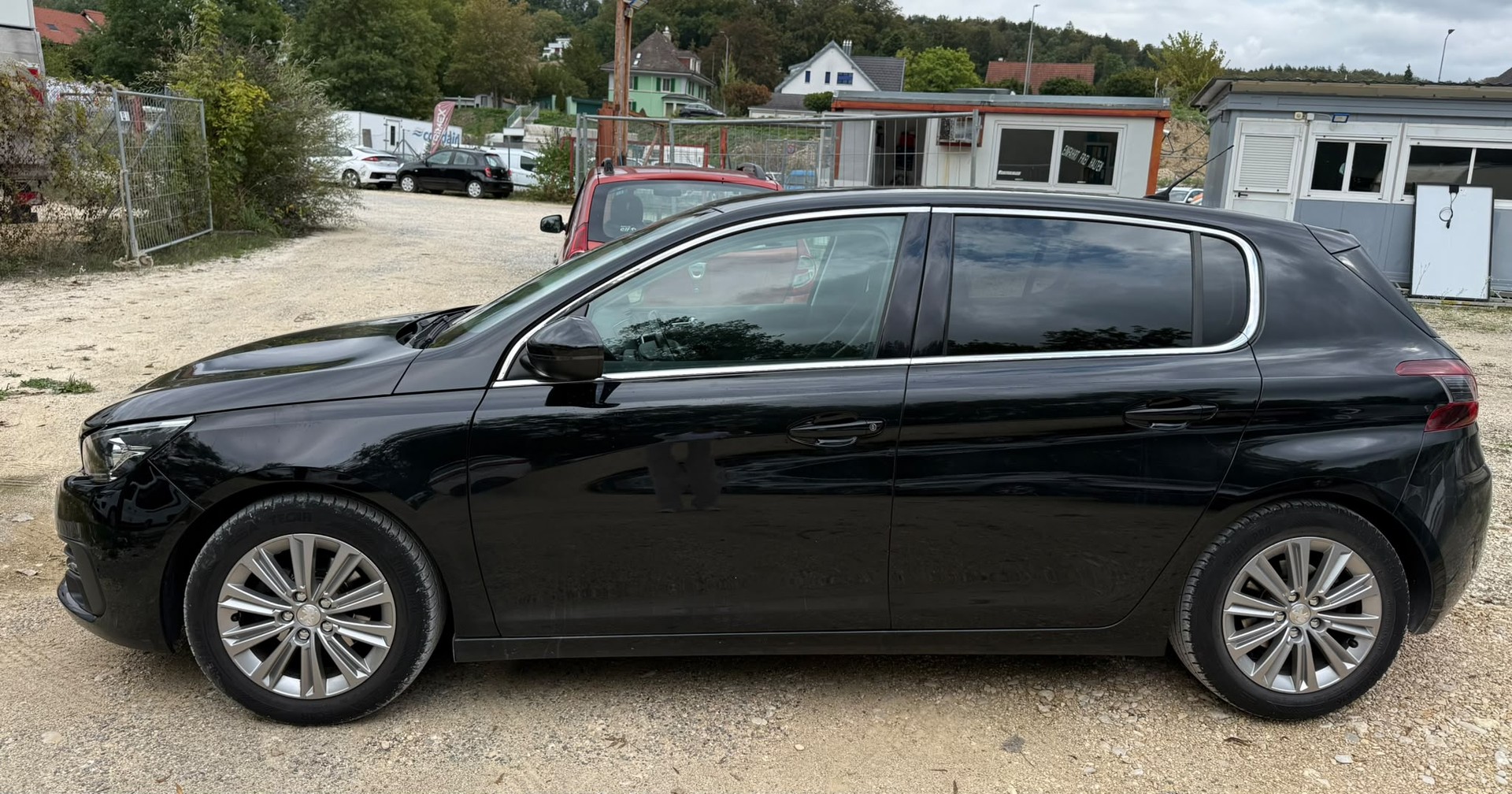 PEUGEOT 308 1.2 THP Style Automatic-image-3