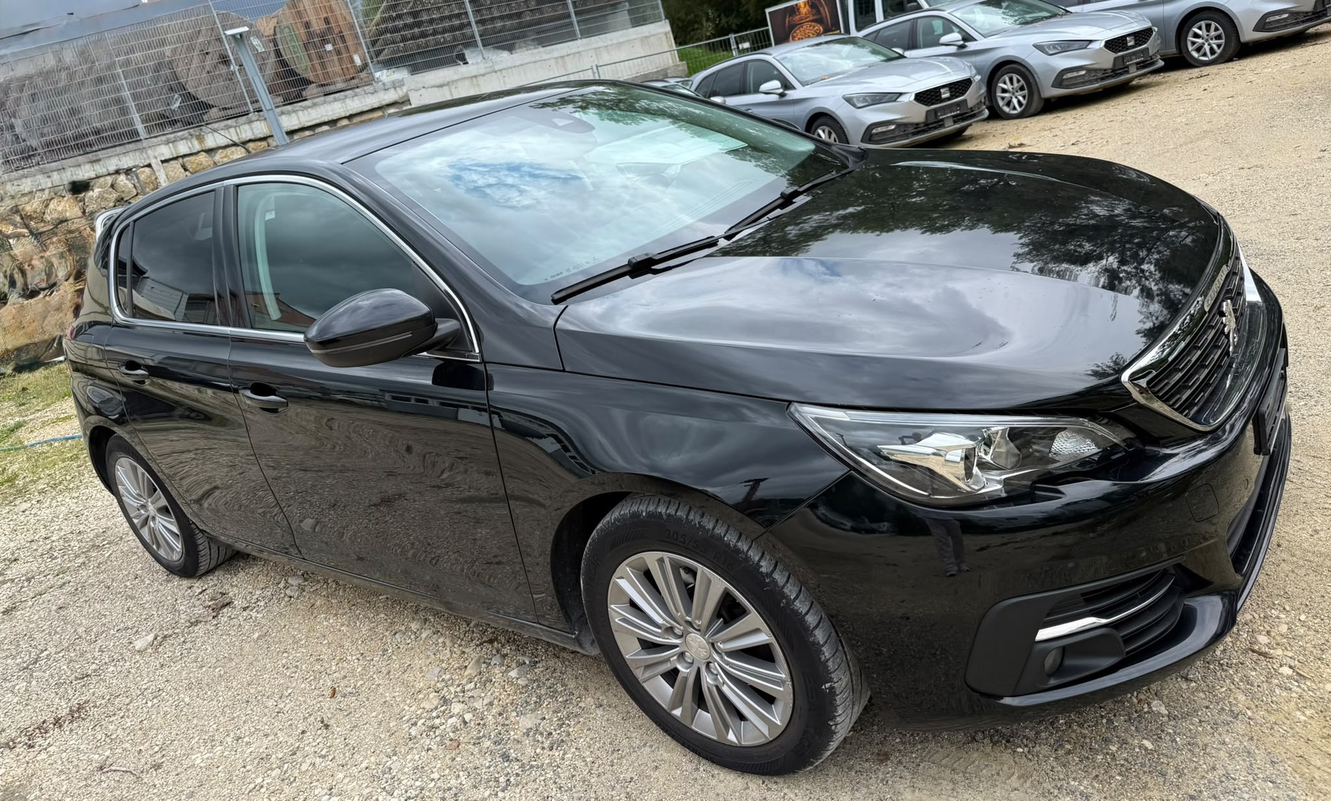 PEUGEOT 308 1.2 THP Style Automatic-image-1