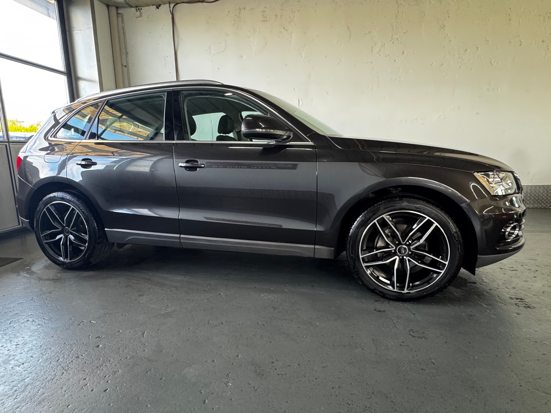 AUDI Q5 2.0 TDI-image-6