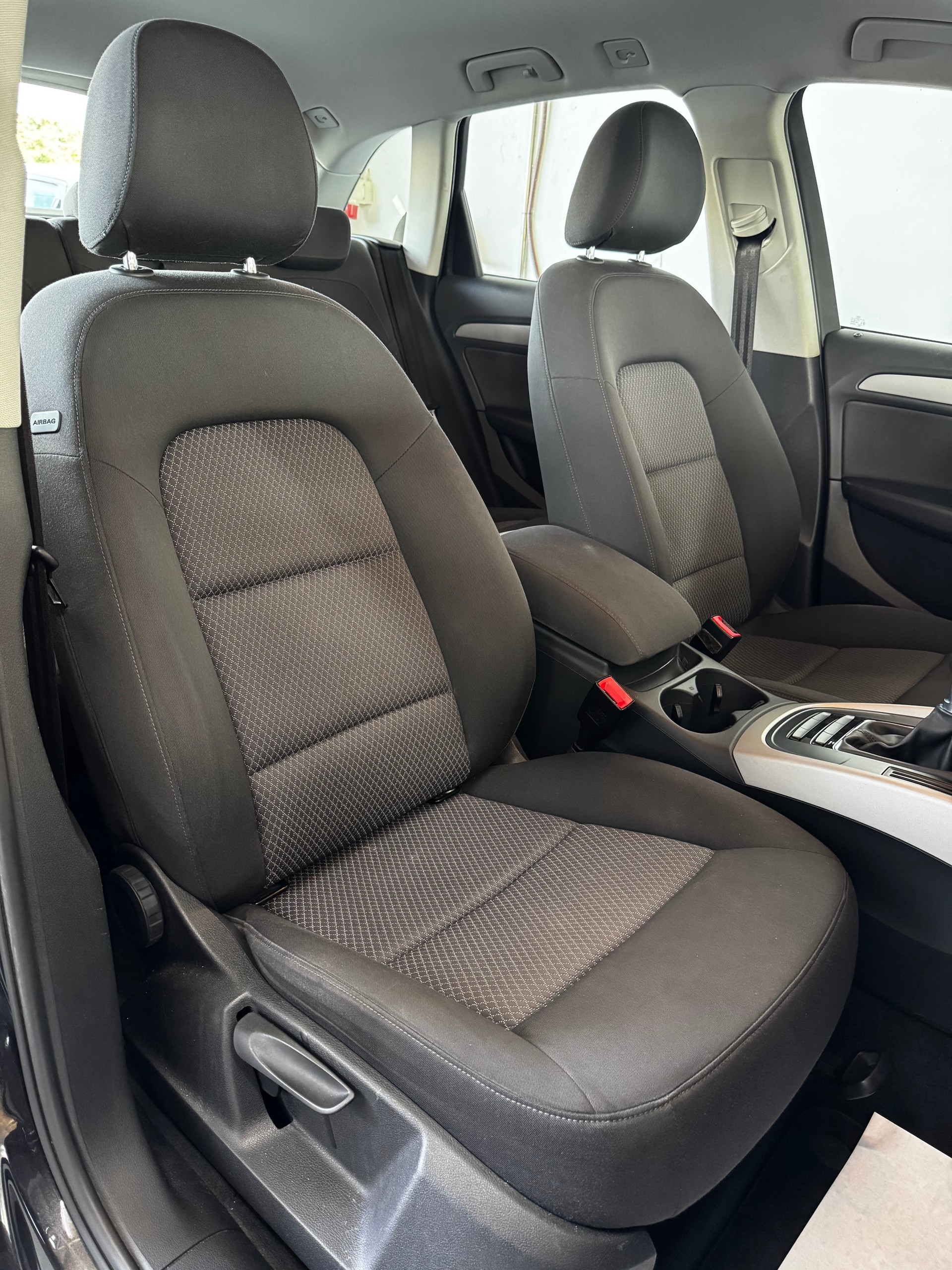 AUDI Q5 2.0 TDI-image-18
