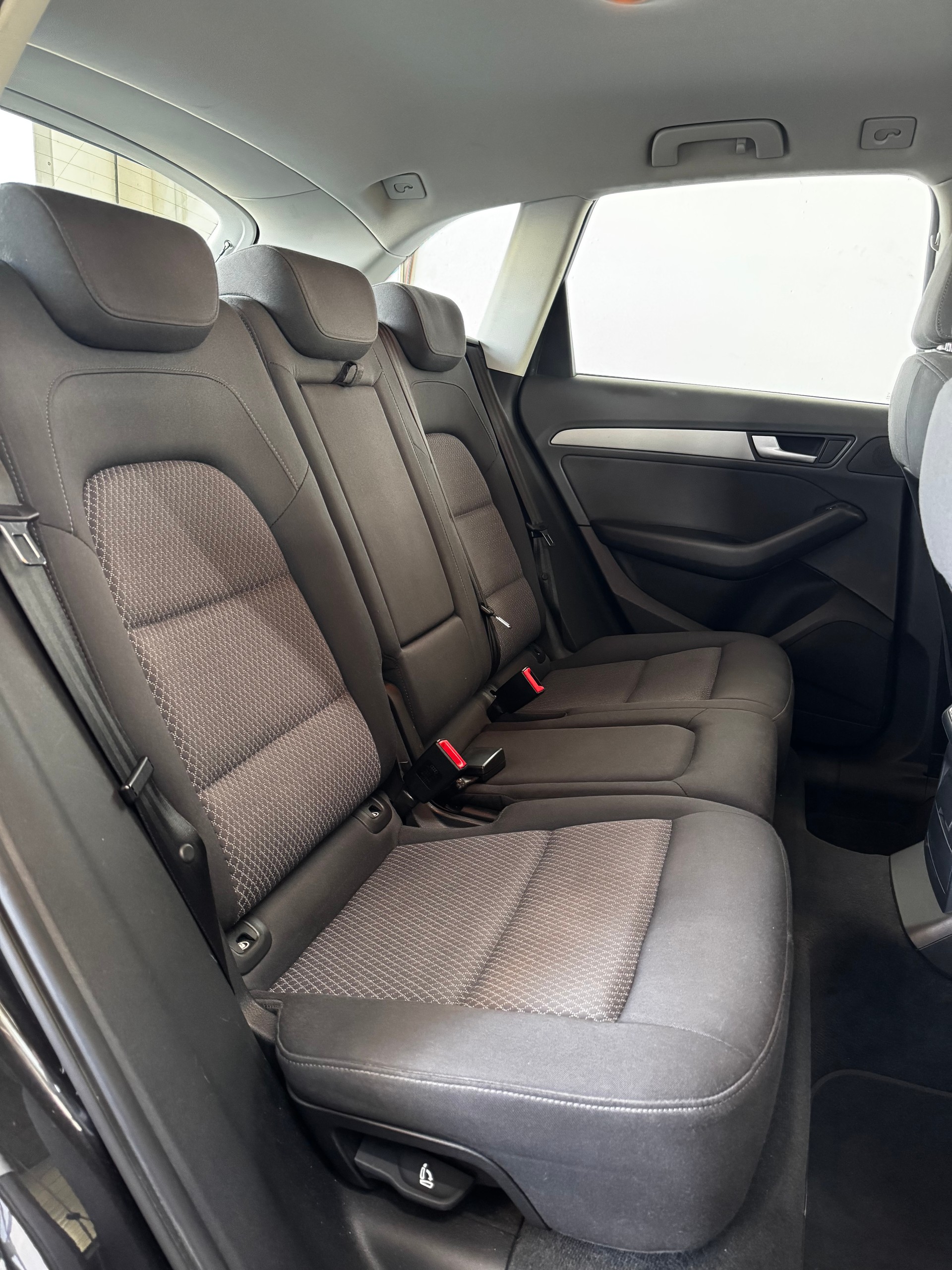 AUDI Q5 2.0 TDI-image-20