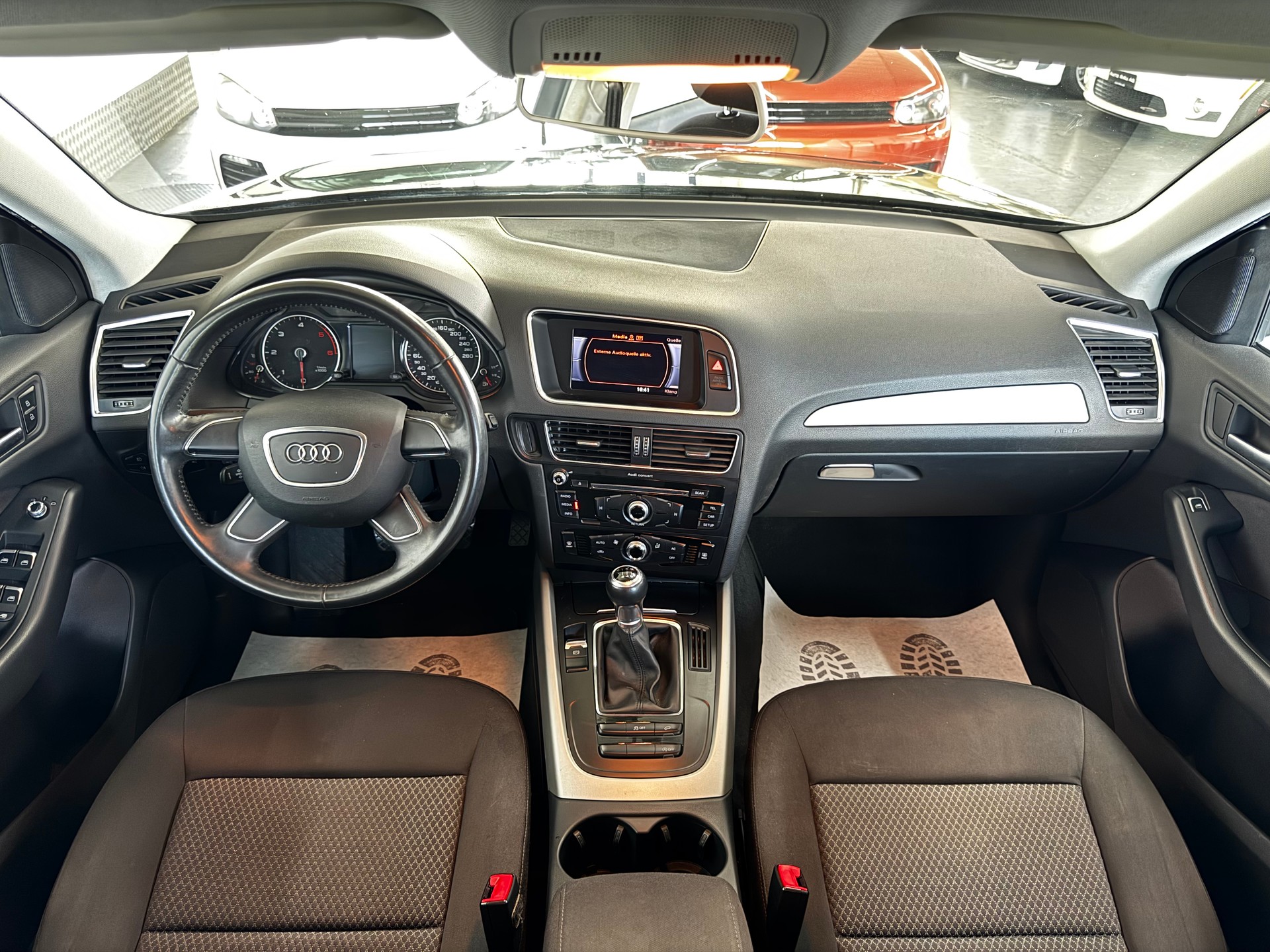 AUDI Q5 2.0 TDI-image-14