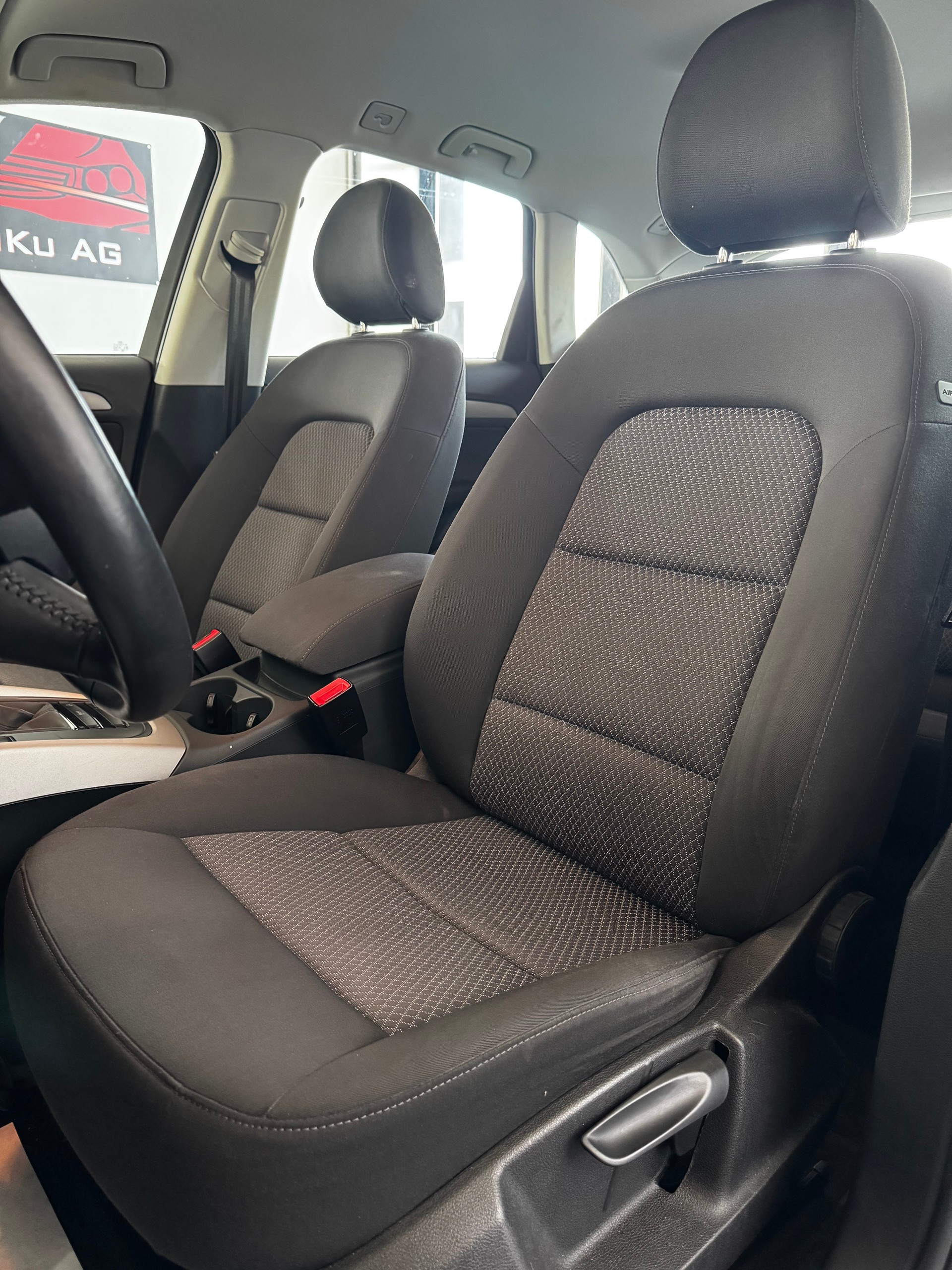 AUDI Q5 2.0 TDI-image-13
