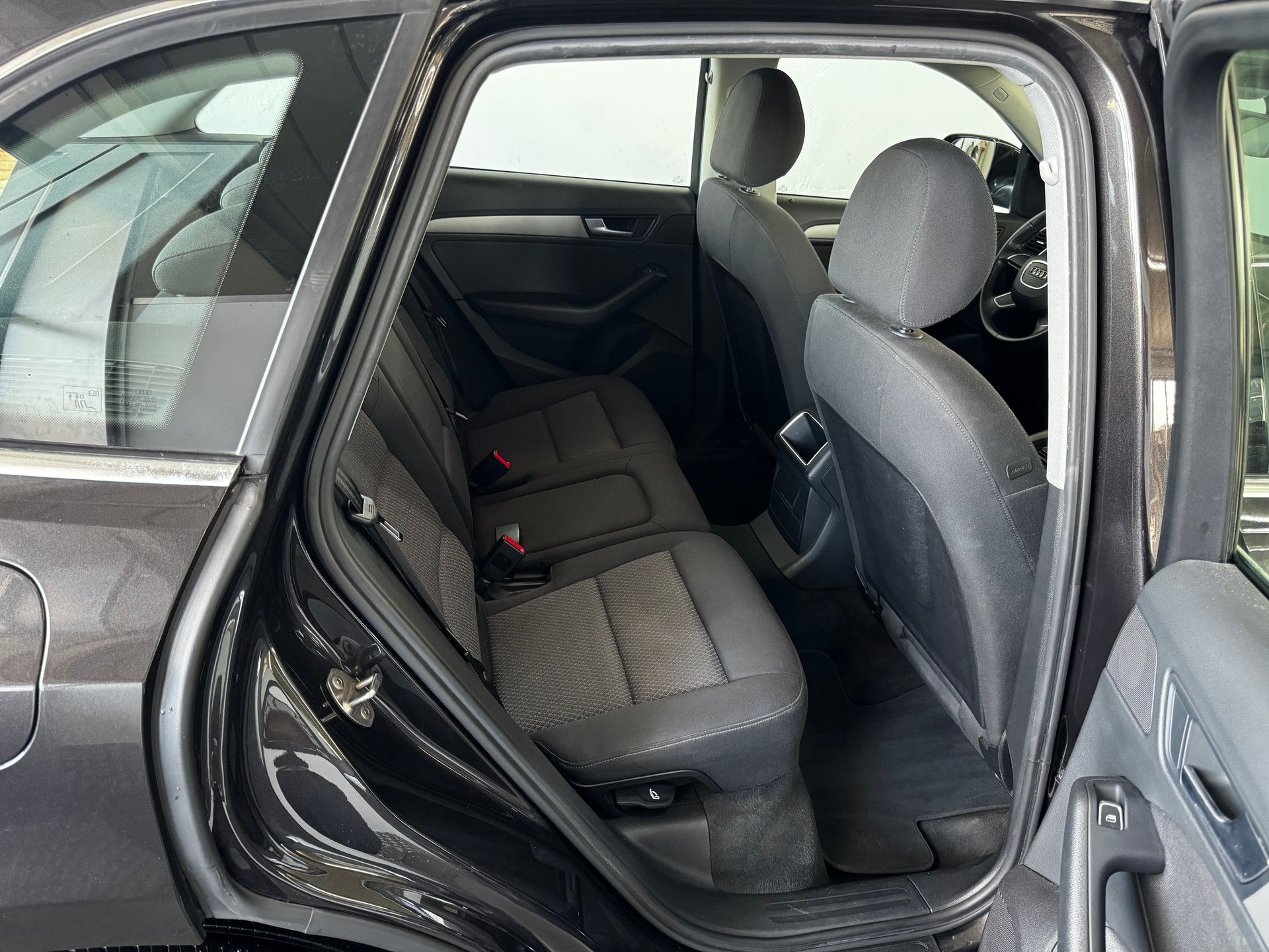 AUDI Q5 2.0 TDI-image-19