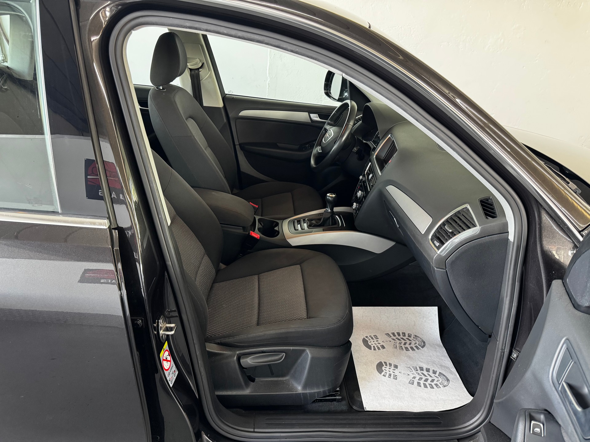 AUDI Q5 2.0 TDI-image-17