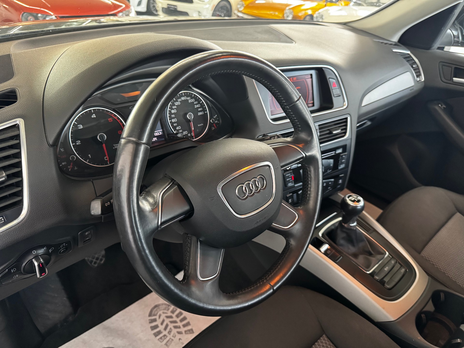 AUDI Q5 2.0 TDI-image-11