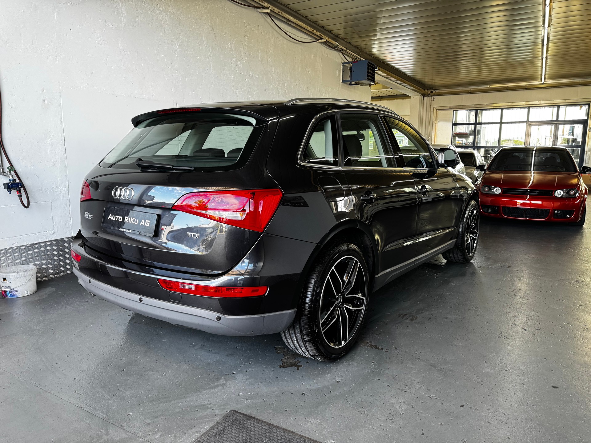 AUDI Q5 2.0 TDI-image-8