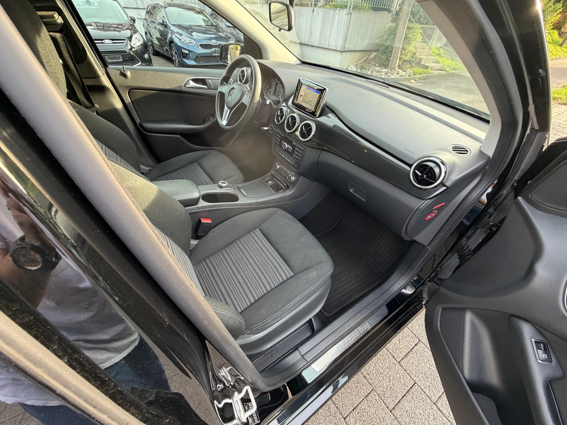 MERCEDES-BENZ B 180 CDI 7G-DCT-image-9