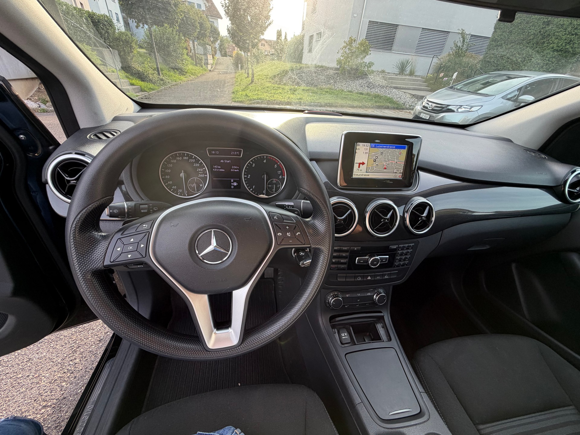 MERCEDES-BENZ B 180 CDI 7G-DCT-image-12