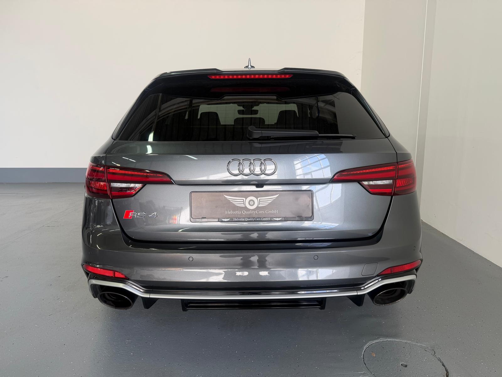 AUDI RS4 Avant 2.9 TFSI quattro tiptronic-image-11