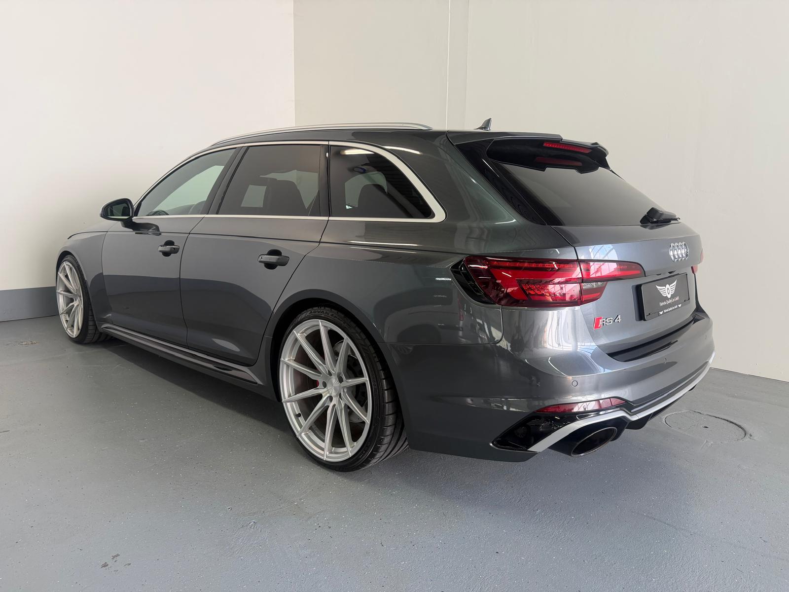 AUDI RS4 Avant 2.9 TFSI quattro tiptronic-image-9