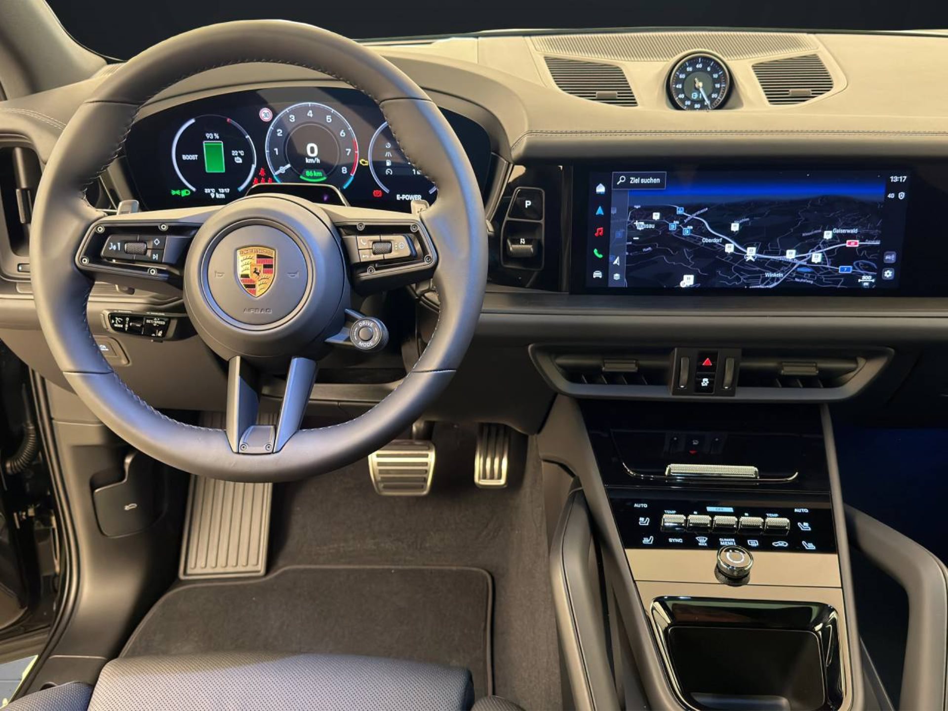 PORSCHE Cayenne S E-Hybrid Black Edition-image-17