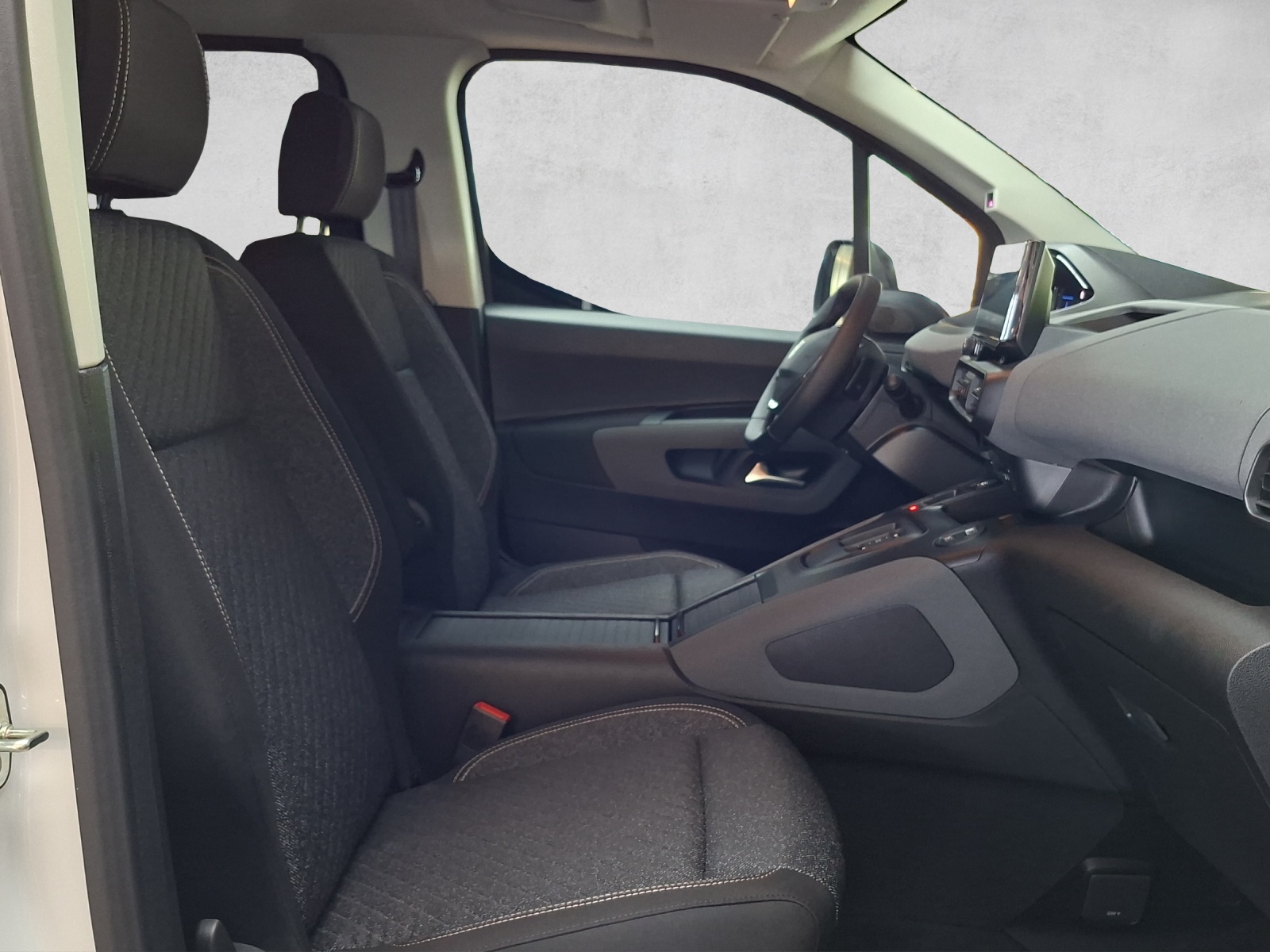 PEUGEOT Rifter Long 1.5 BlueHDi 130 Family Edition-image-12