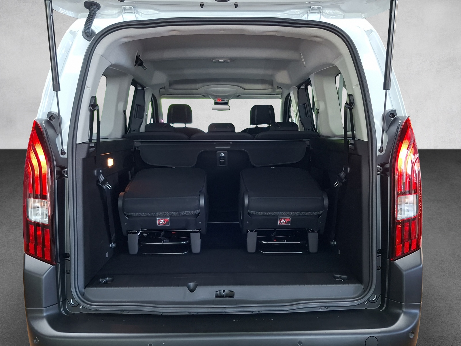 PEUGEOT Rifter Long 1.5 BlueHDi 130 Family Edition-image-14