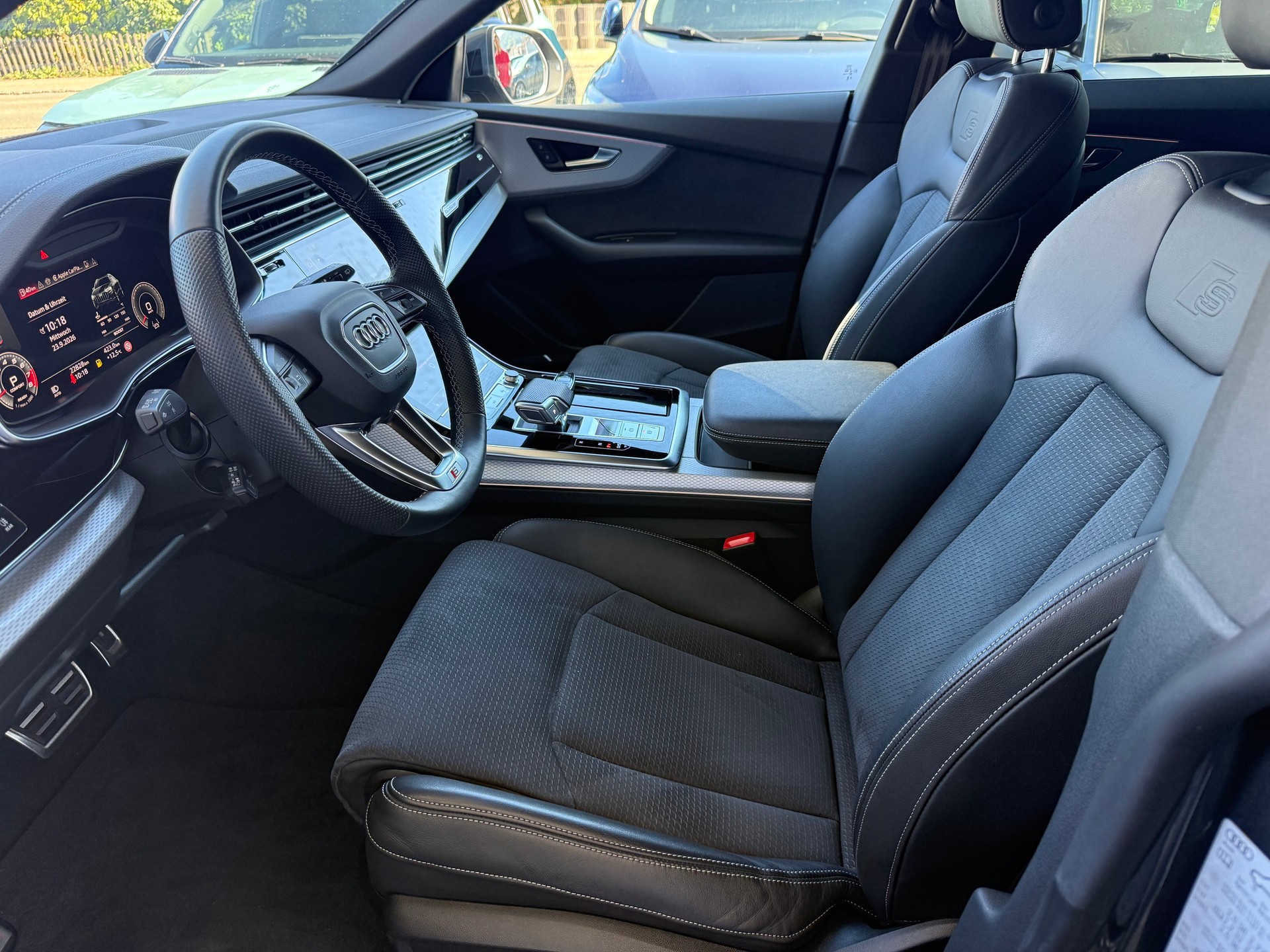 AUDI SQ8 SUV TFSI quattro tiptronic-image-4