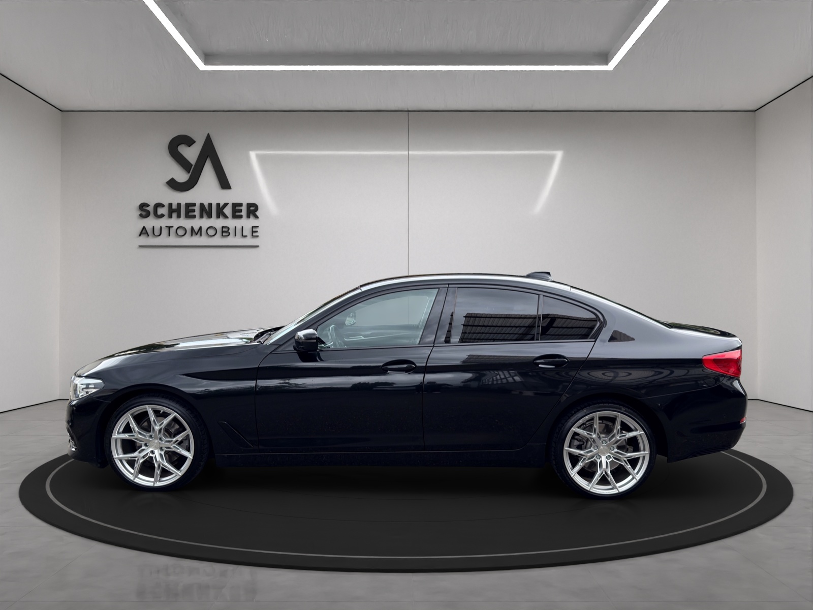 BMW 520d xDrive Essential Edition Steptronic-image-2
