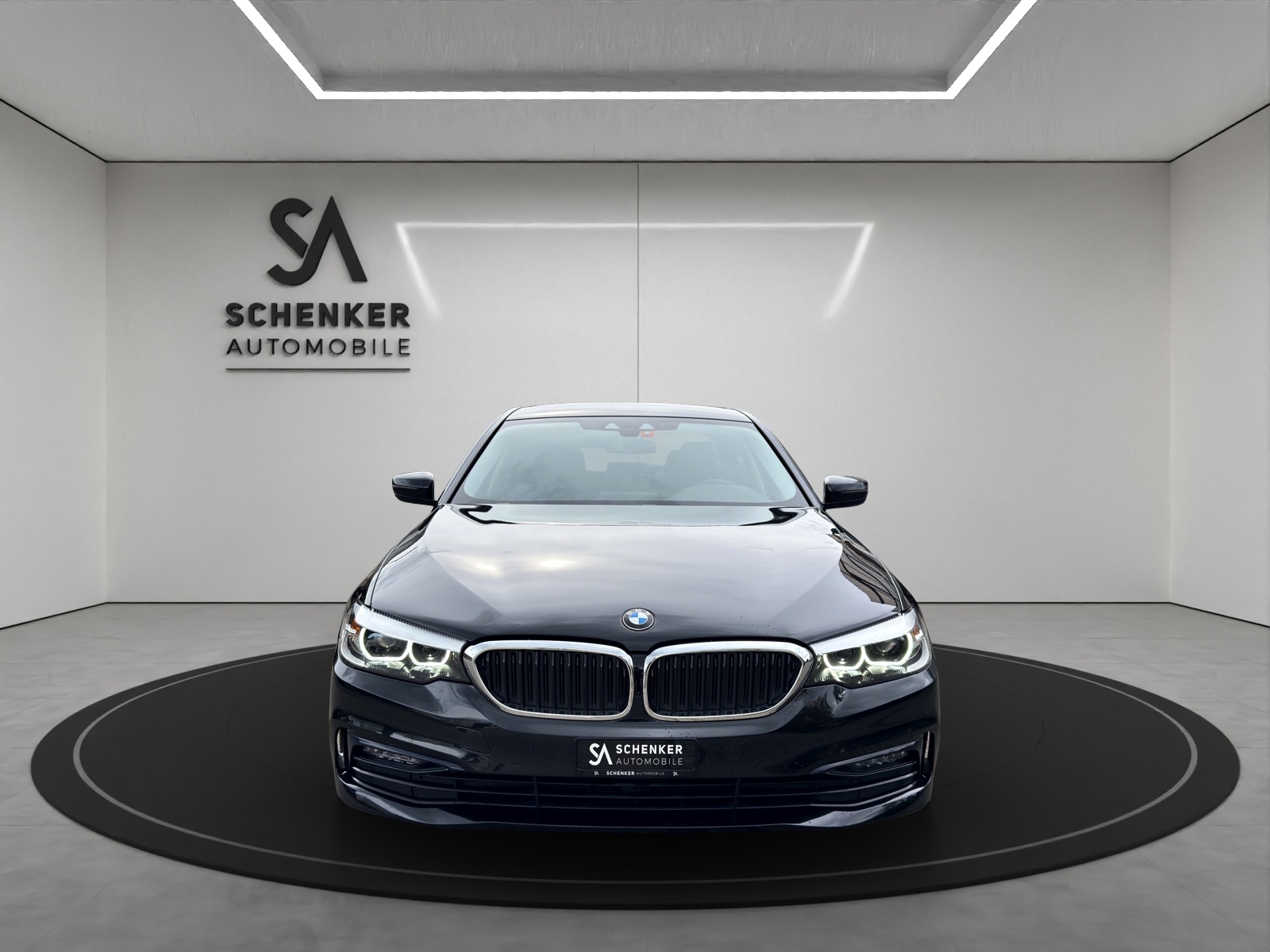 BMW 520d xDrive Essential Edition Steptronic-image-6