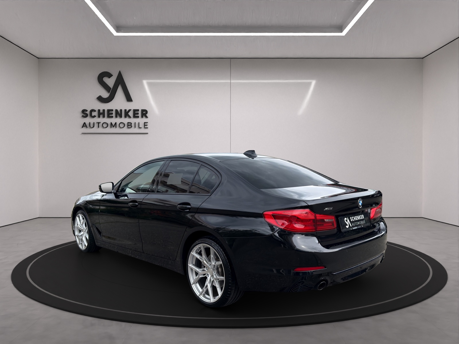 BMW 520d xDrive Essential Edition Steptronic-image-1