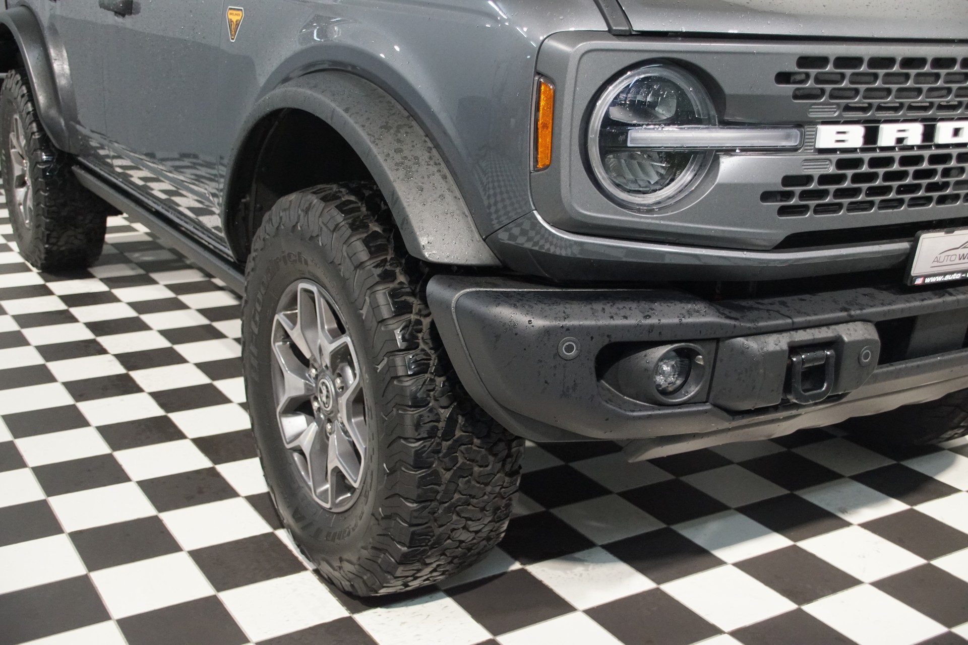 FORD Bronco 2.7 EcoB Badlands e-4WD EU-Modell (AHK)-showroom-element-3