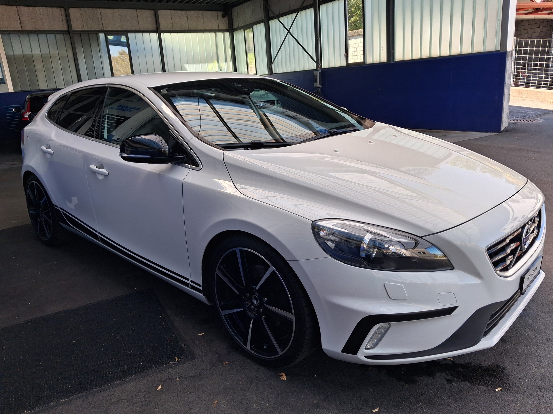 VOLVO V40 Sport200-image-4