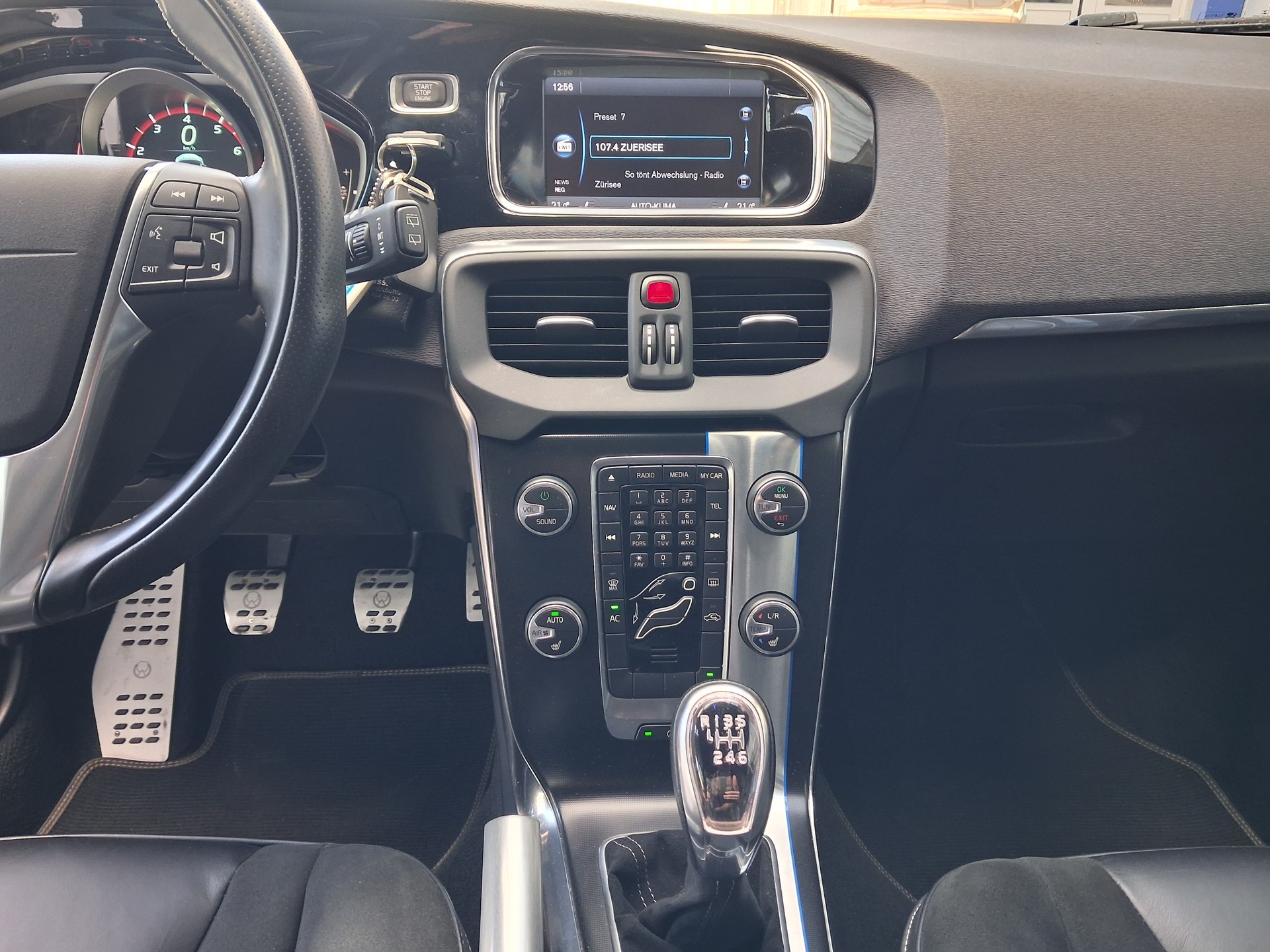 VOLVO V40 Sport200-image-10