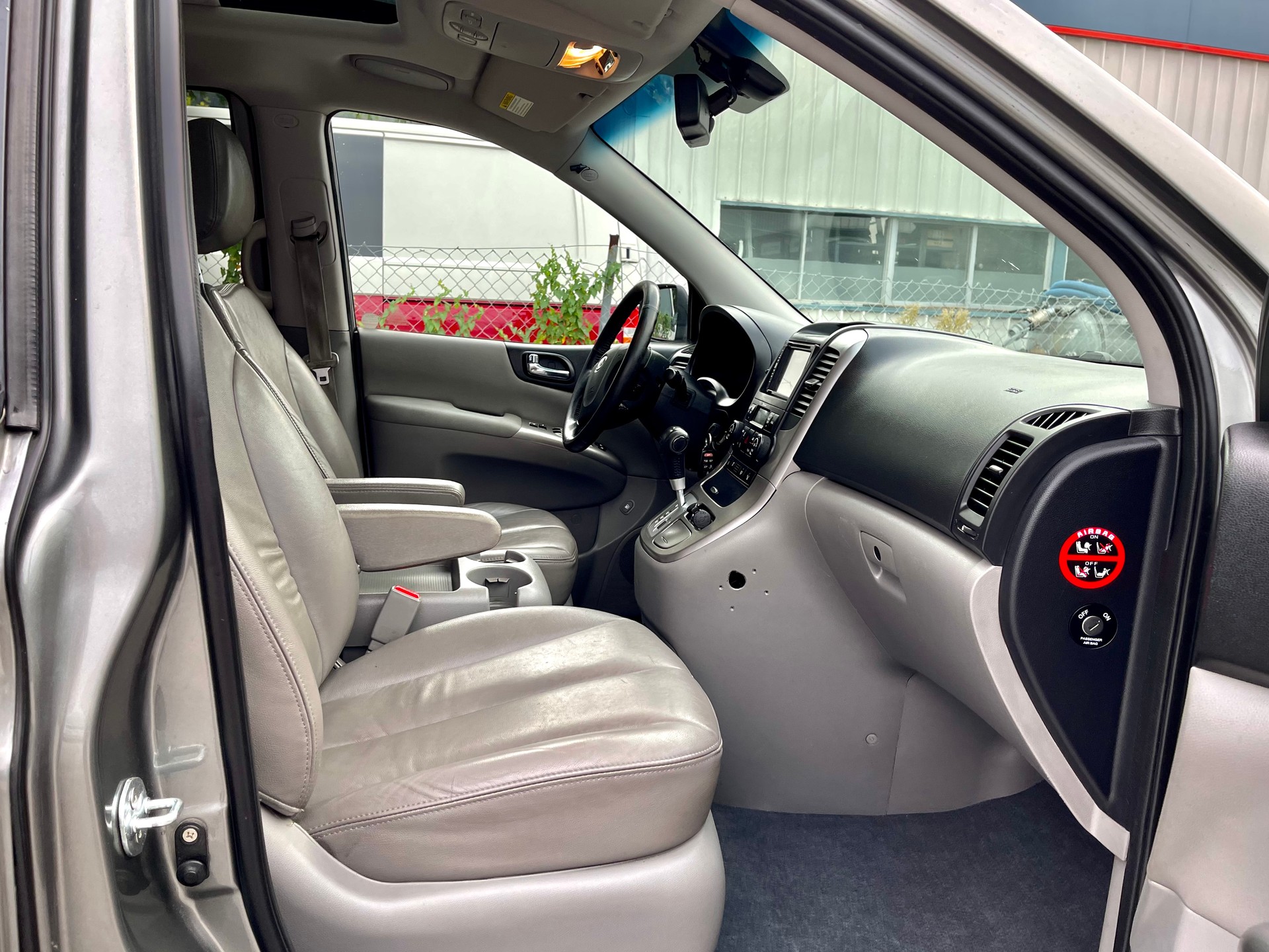 KIA Carnival 2.2 CRDi Trend Automatic-image-16
