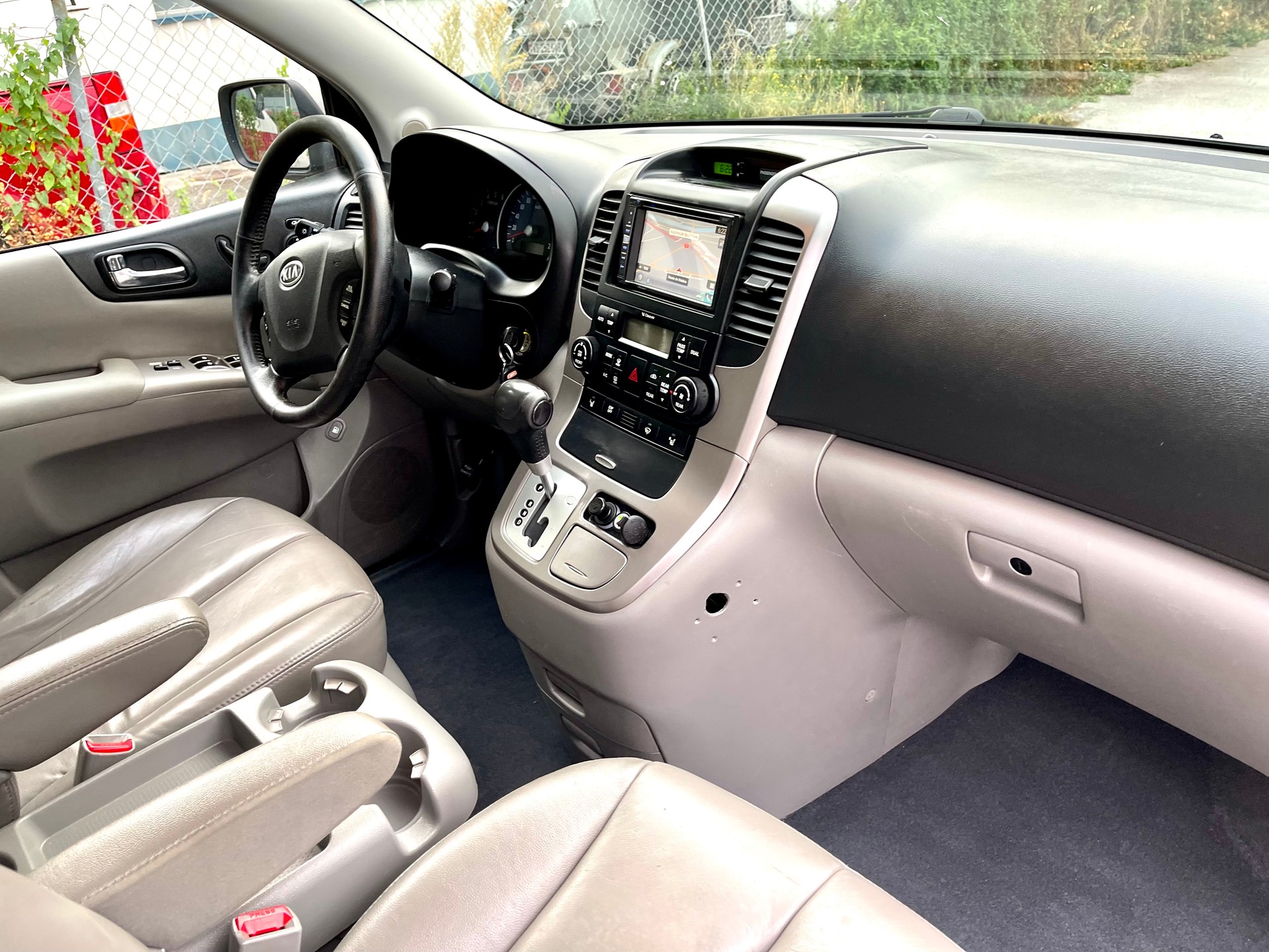 KIA Carnival 2.2 CRDi Trend Automatic-image-13