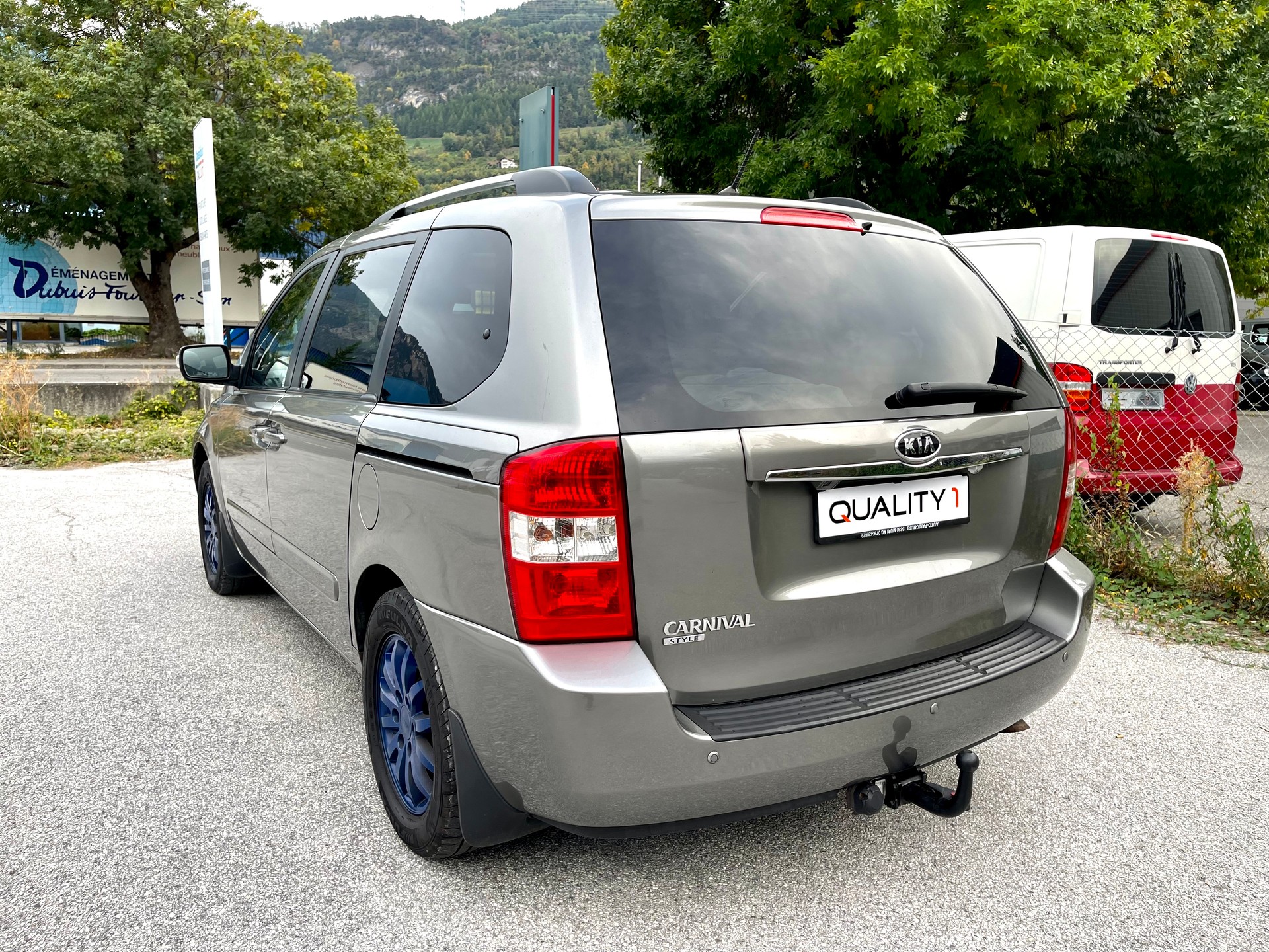 KIA Carnival 2.2 CRDi Trend Automatic-image-19