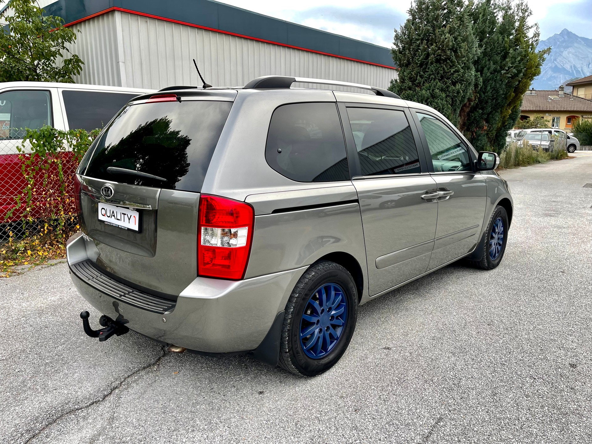 KIA Carnival 2.2 CRDi Trend Automatic-image-17