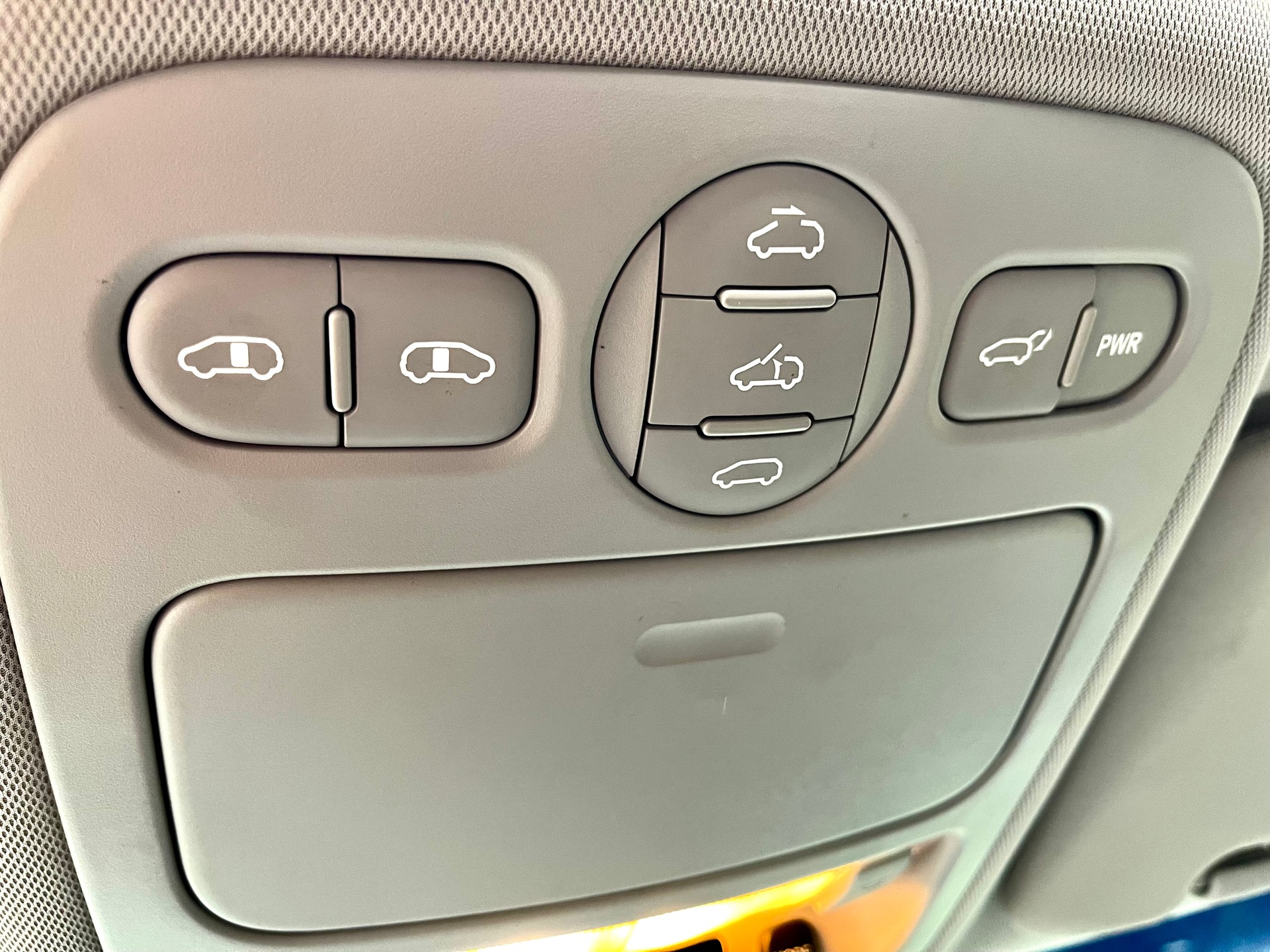 KIA Carnival 2.2 CRDi Trend Automatic-image-25