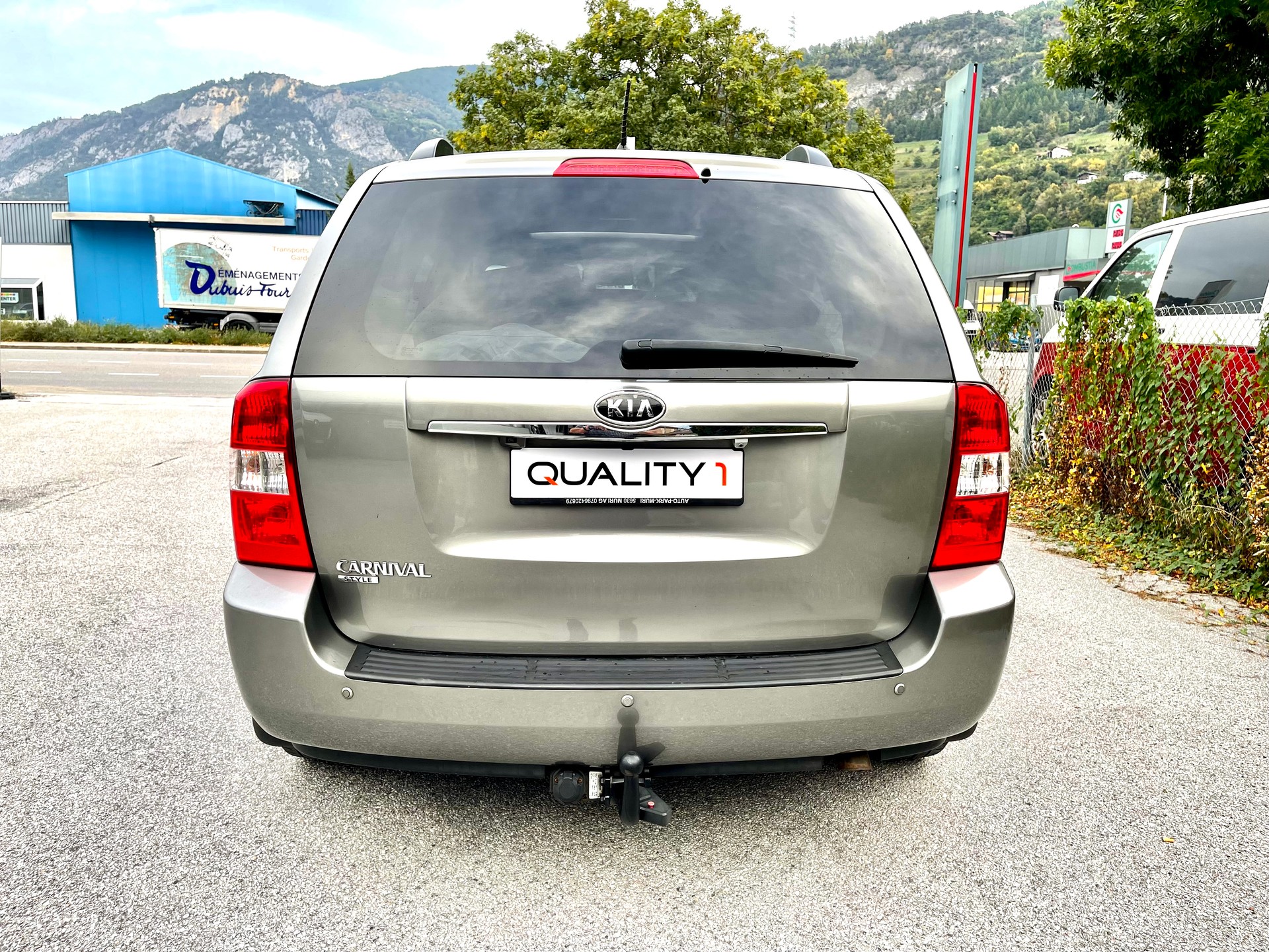 KIA Carnival 2.2 CRDi Trend Automatic-image-3