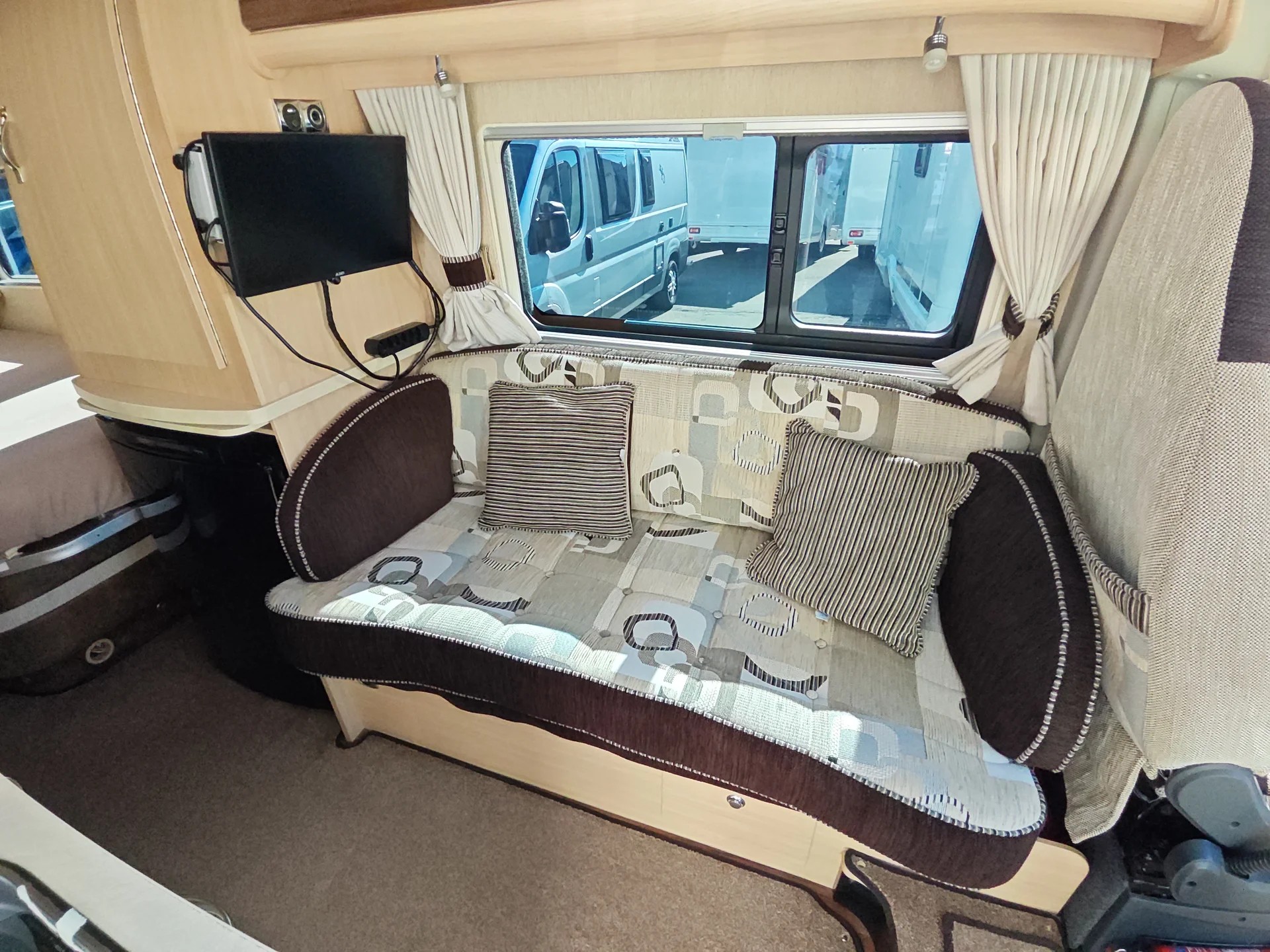 AUTO-SLEEPERS AS Kingham-image-1