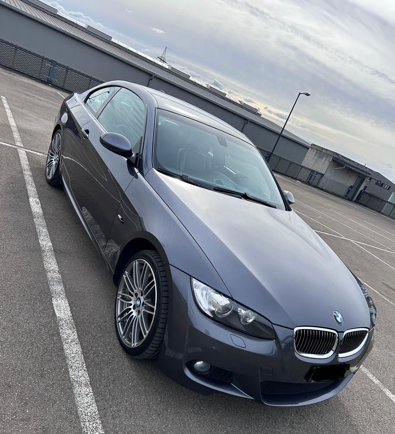 BMW 335i xDrive-image-3