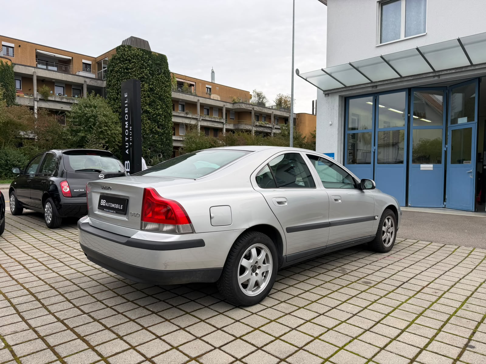 VOLVO S60 2.4-showroom-element-3