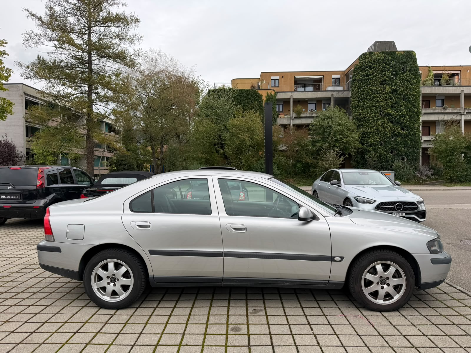 VOLVO S60 2.4-image-4