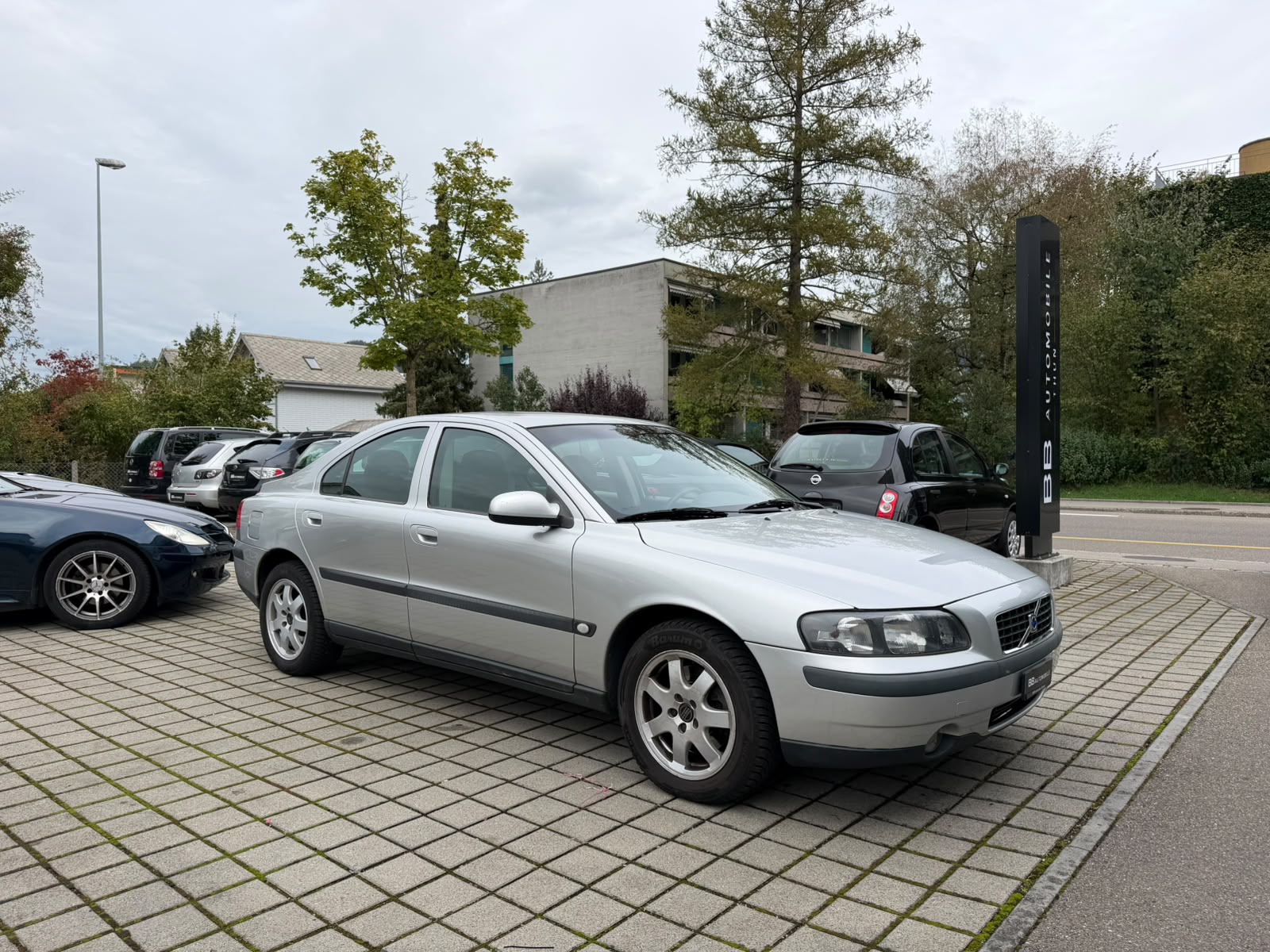 VOLVO S60 2.4-image-5