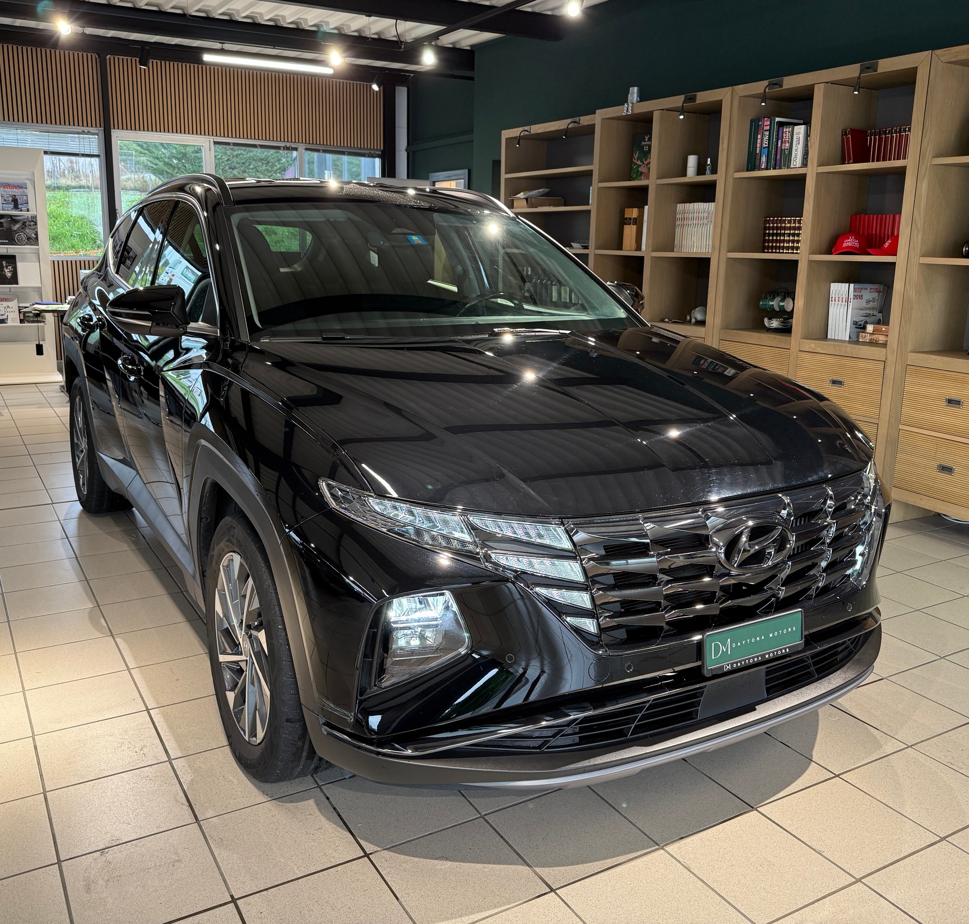 HYUNDAI Tucson 1.6 TGDI 48V Amplia DCT 4WD-image-1