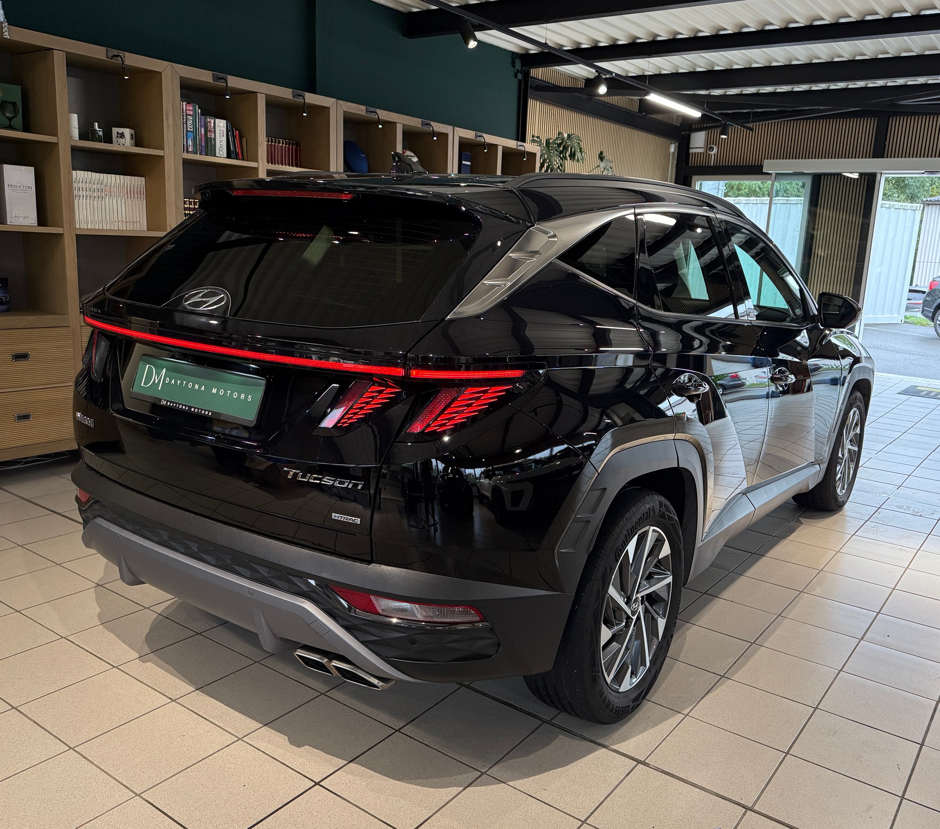 HYUNDAI Tucson 1.6 TGDI 48V Amplia DCT 4WD-image-2