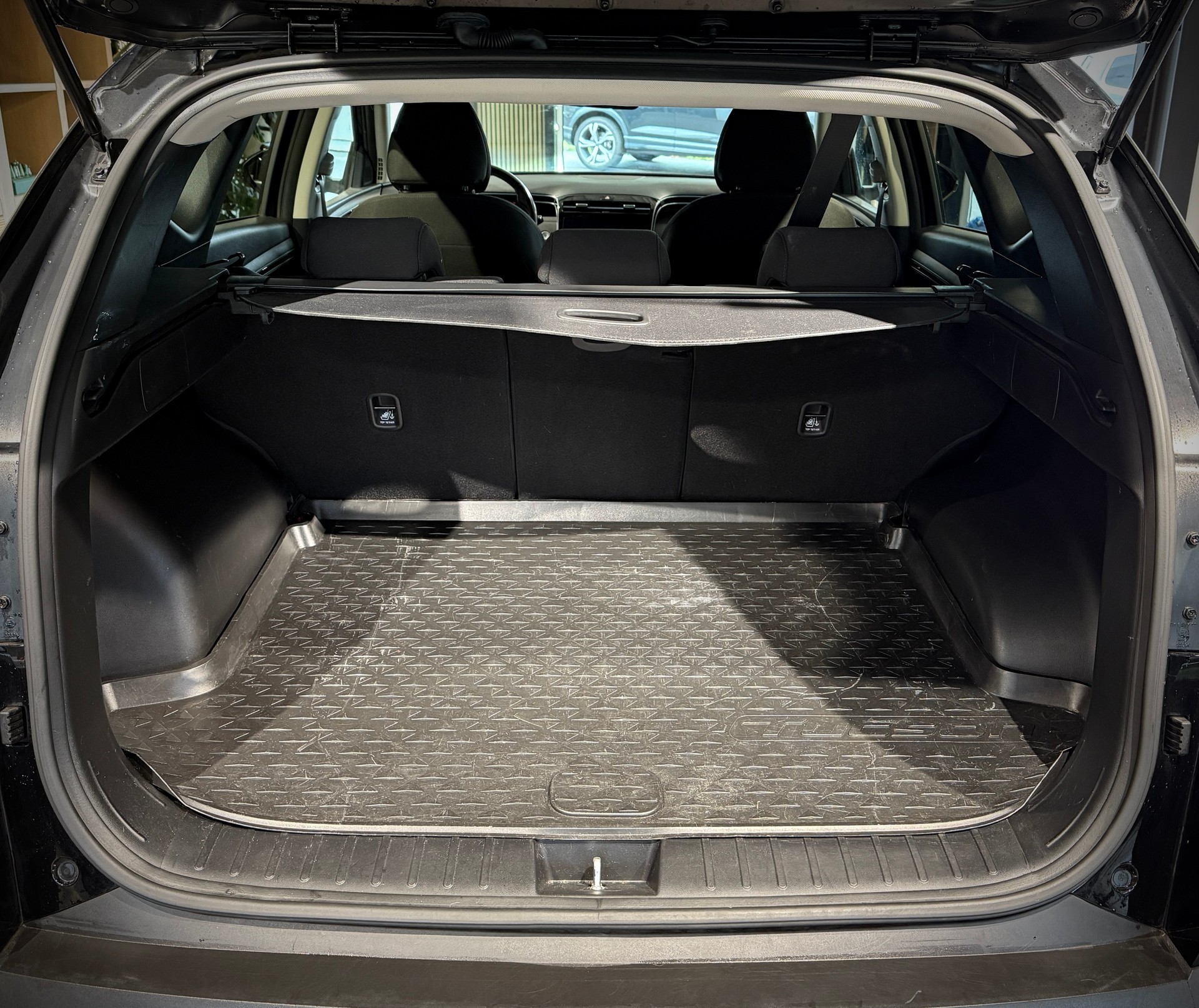 HYUNDAI Tucson 1.6 TGDI 48V Amplia DCT 4WD-image-15