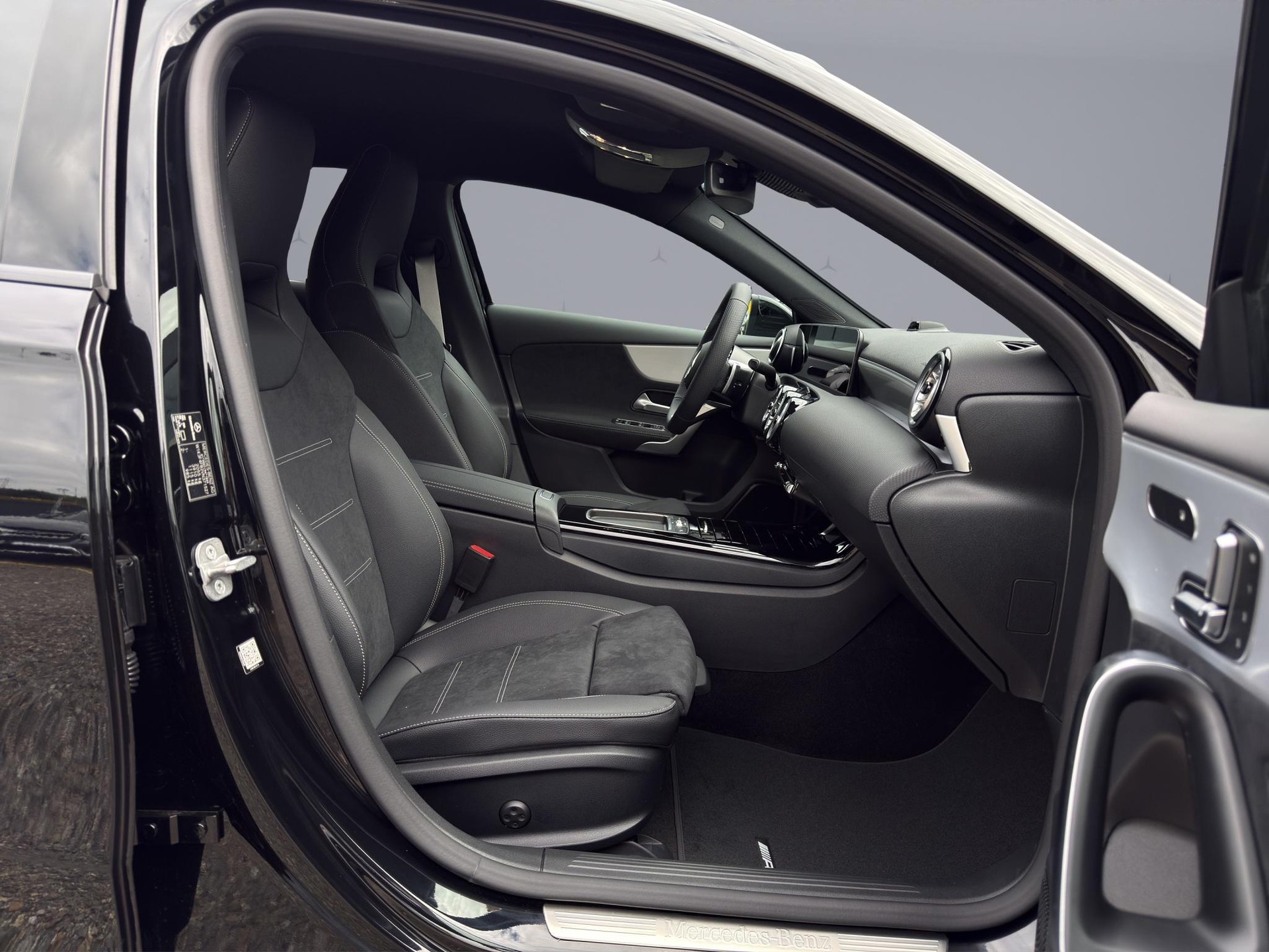 MERCEDES-BENZ A-Klasse W177 A 220 4m-image-15