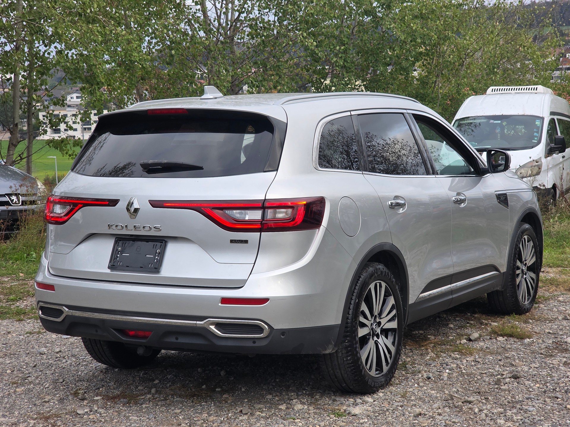RENAULT Koleos 2.0 dCi Initiale Paris 4x4 Xtronic CVT-image-3