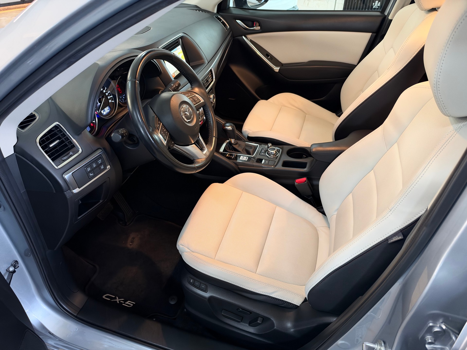 MAZDA CX-5 2.0 Revolution AWD Automatic-image-9